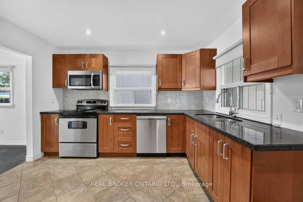 1024 Roosevelt Road