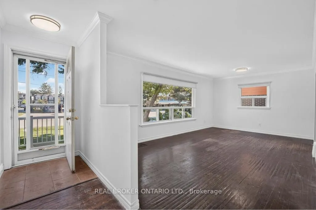 1024 Roosevelt Road