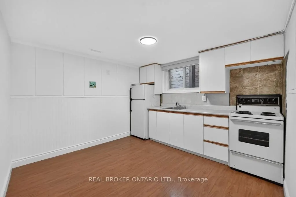 1024 Roosevelt Road