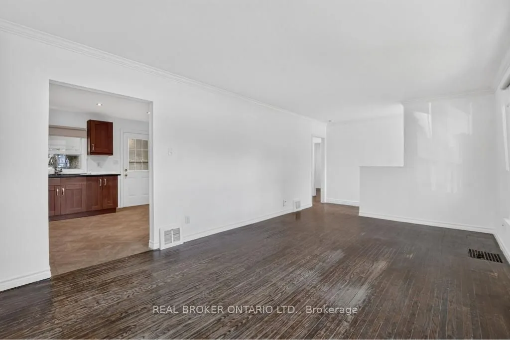 1024 Roosevelt Road