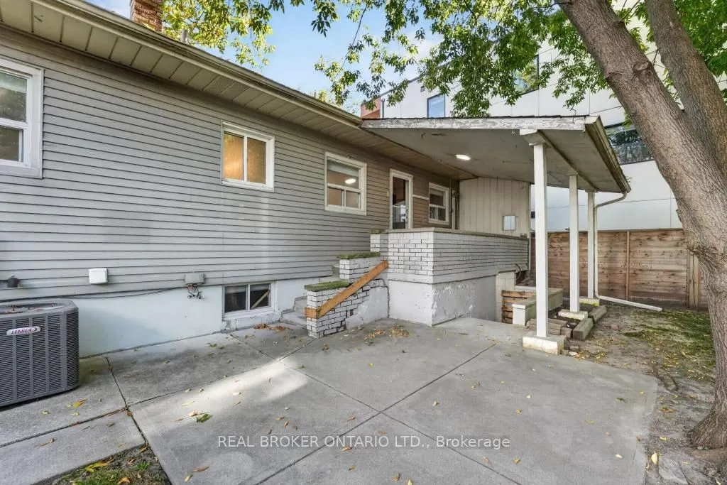1024 Roosevelt Road