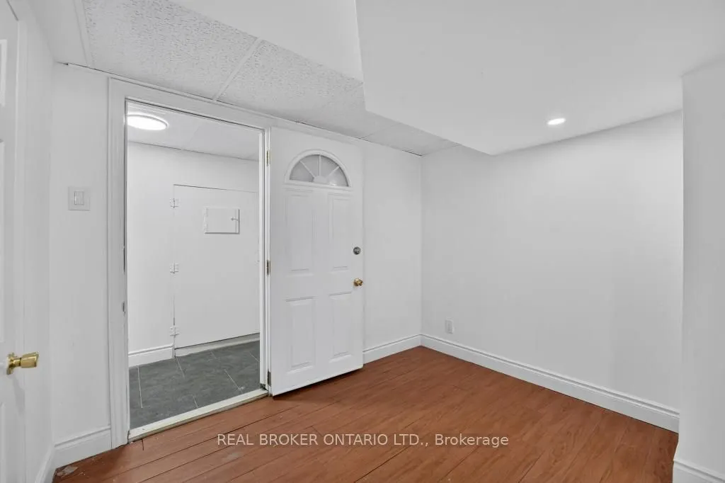 1024 Roosevelt Road