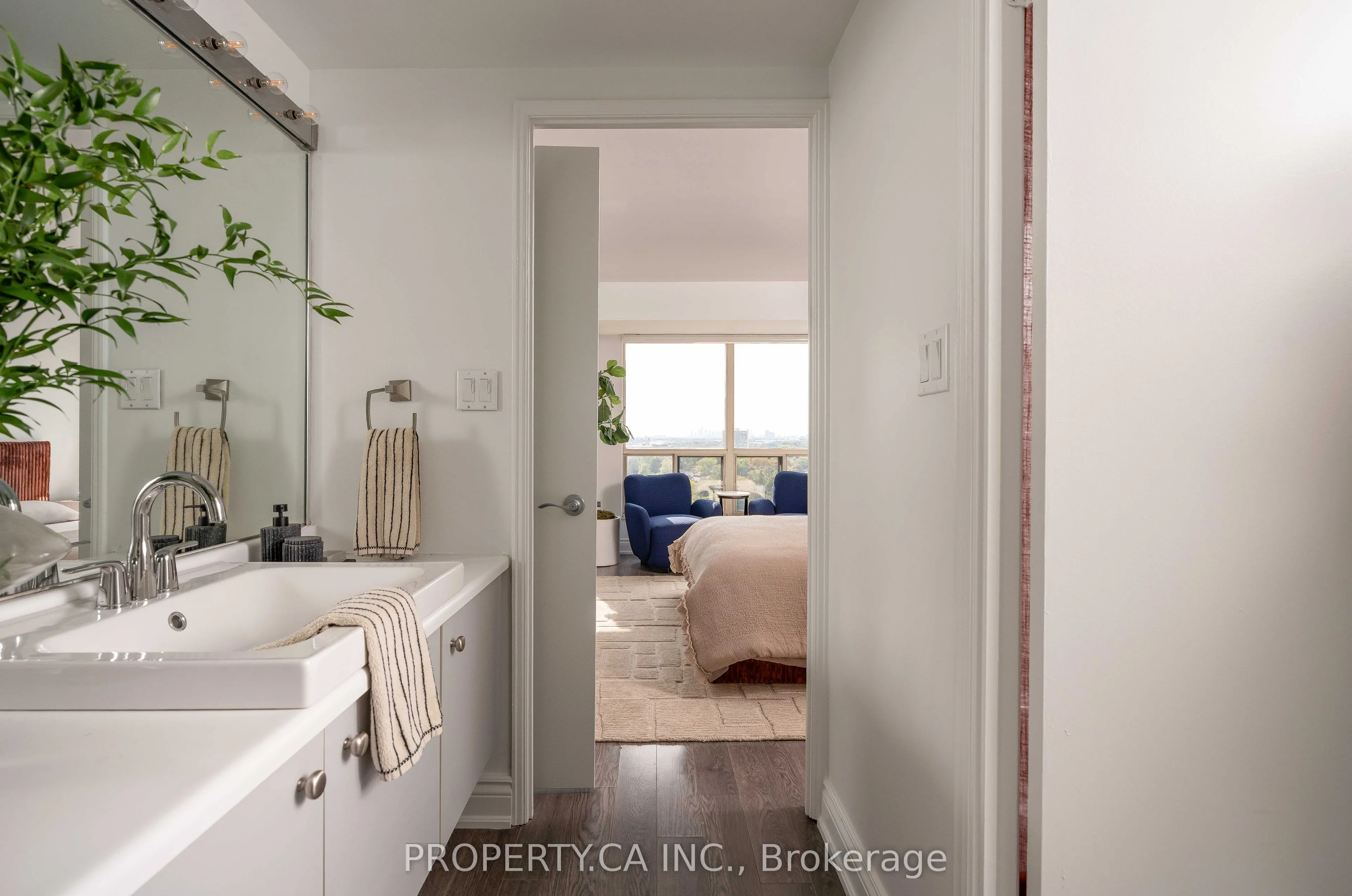 2269 Lake Shore Boulevard W #1701