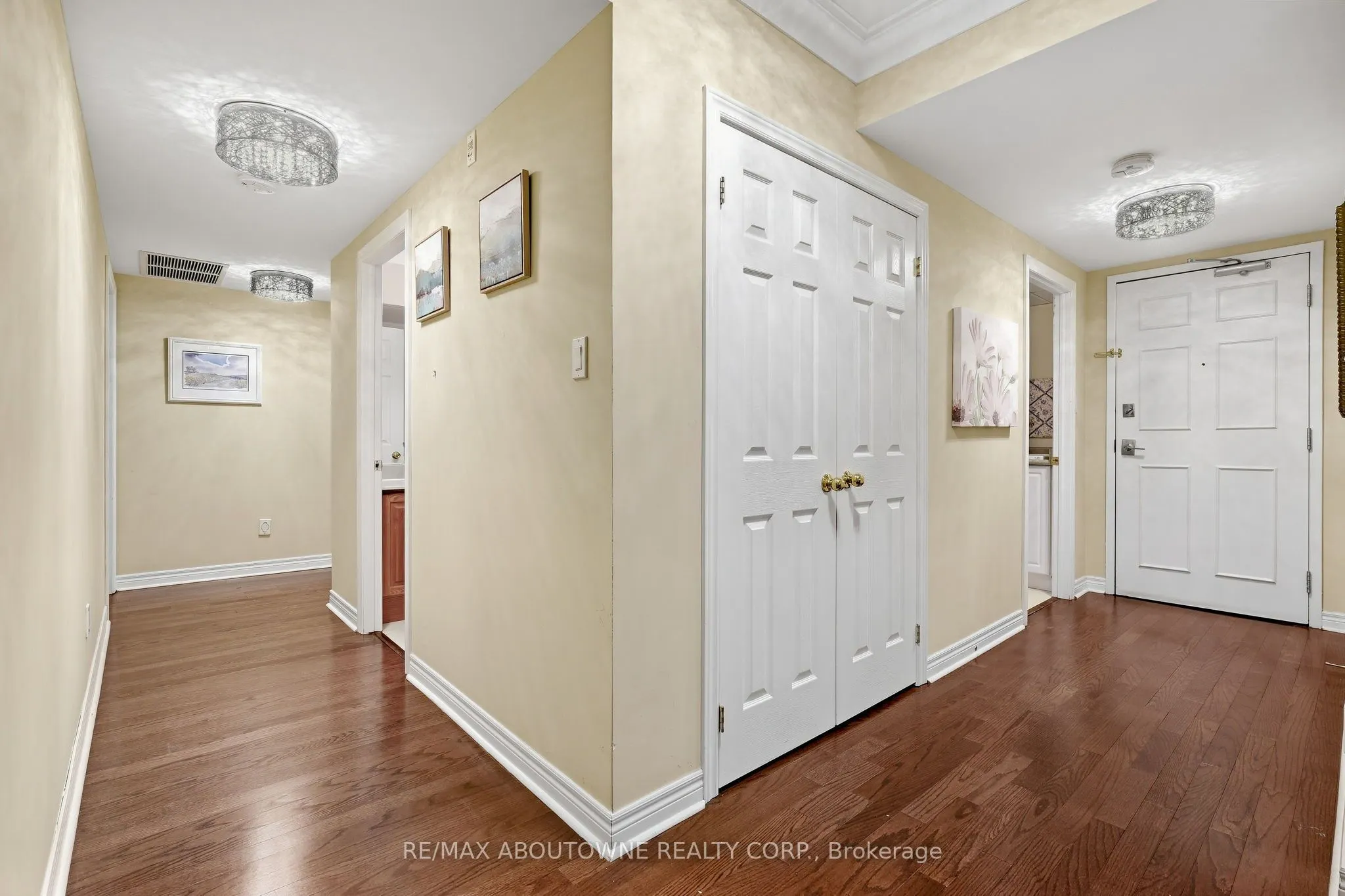 390 Upper Middle Road #301