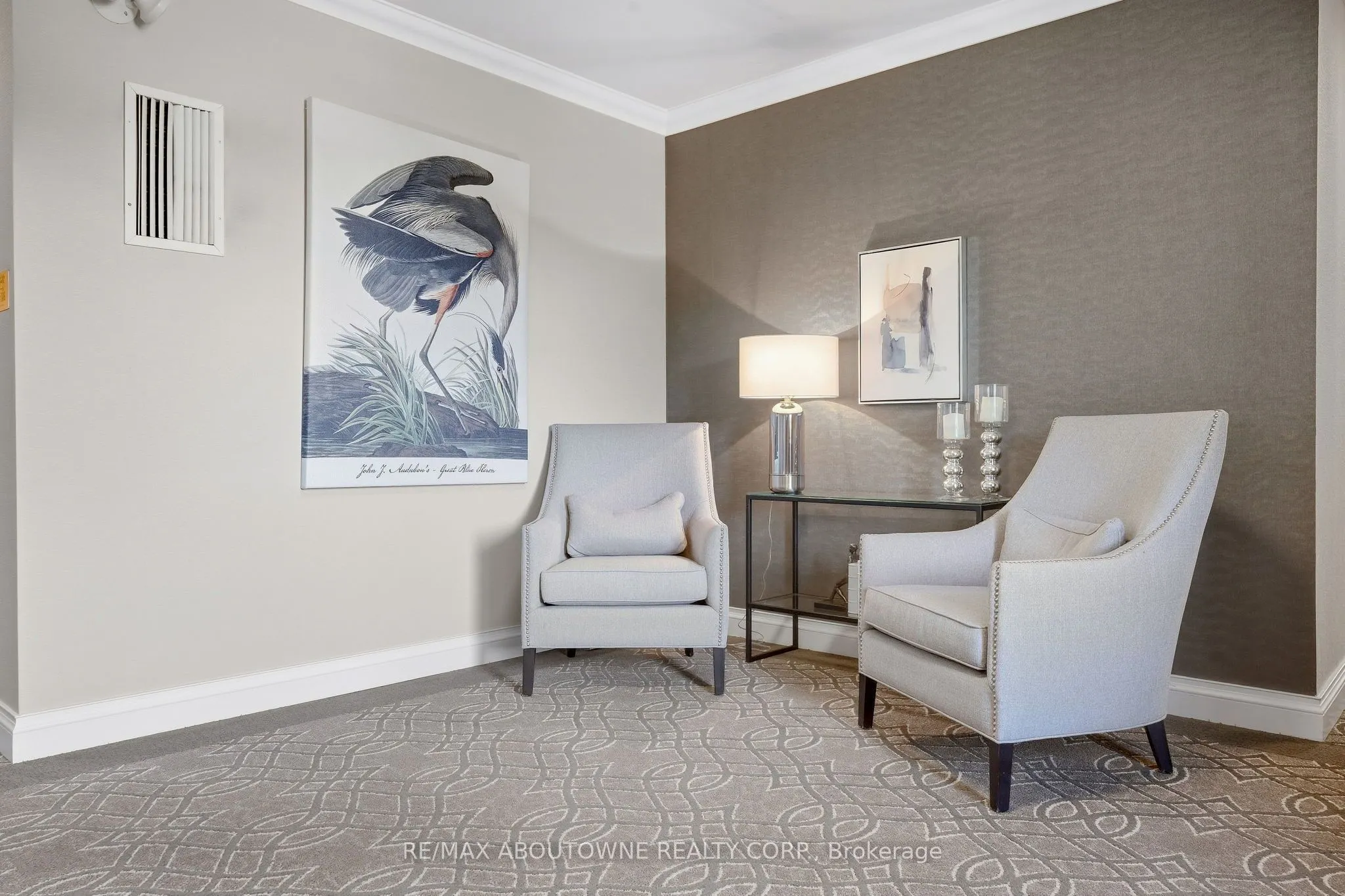 390 Upper Middle Road #301