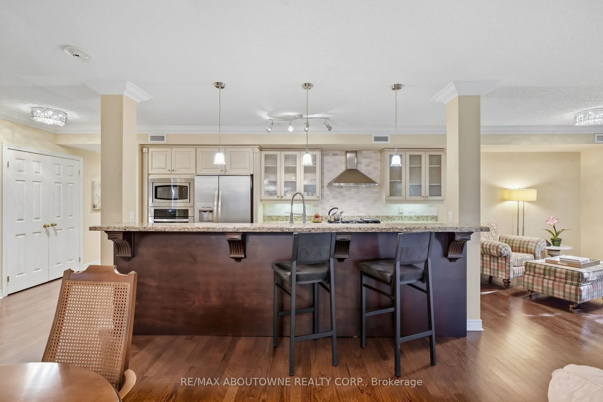 390 Upper Middle Road #301