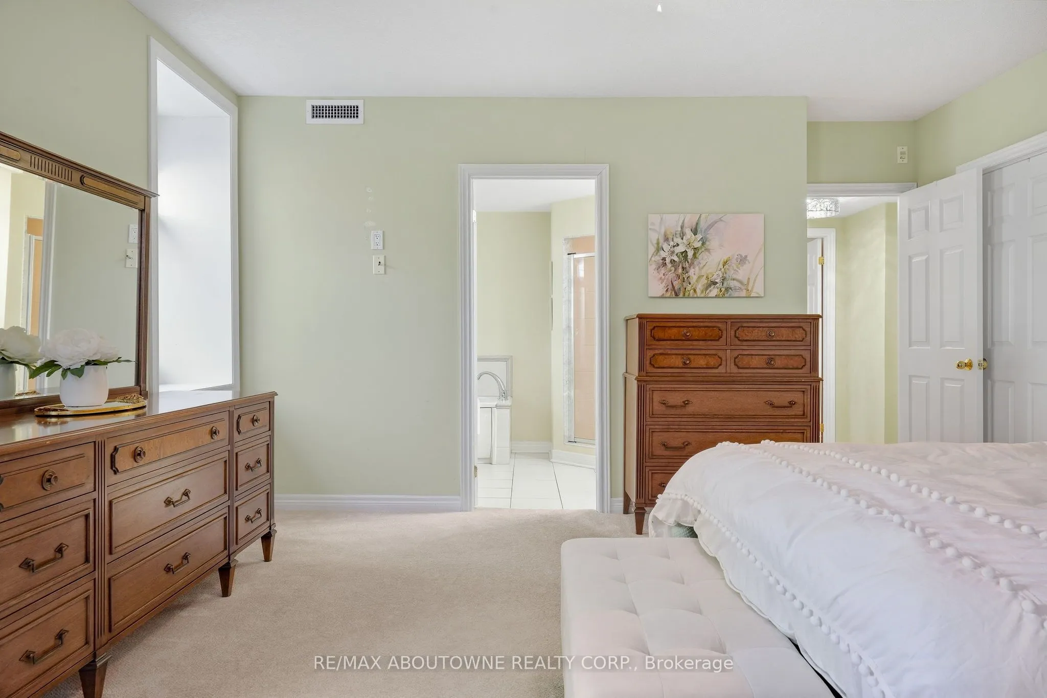 390 Upper Middle Road #301