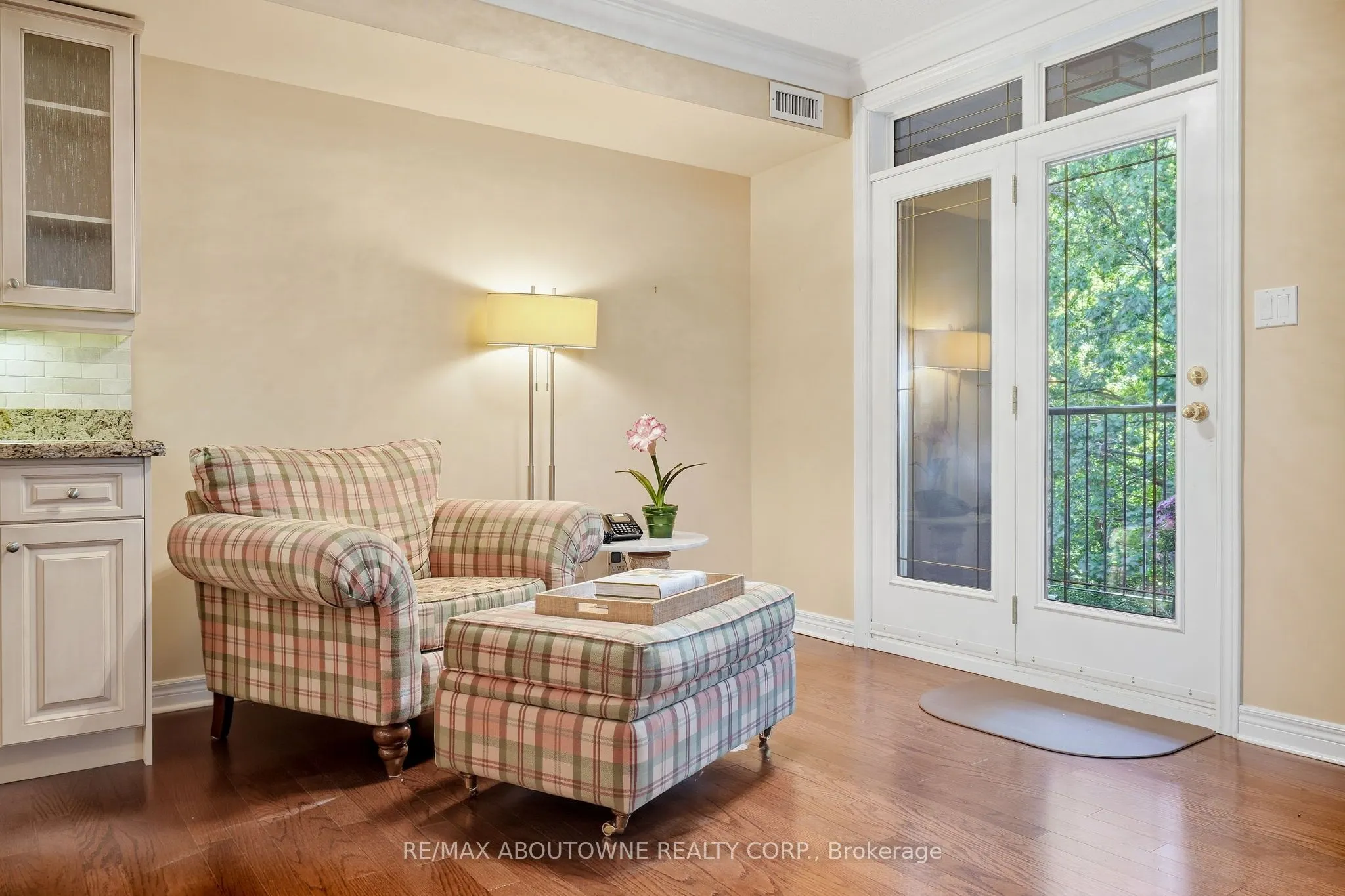 390 Upper Middle Road #301