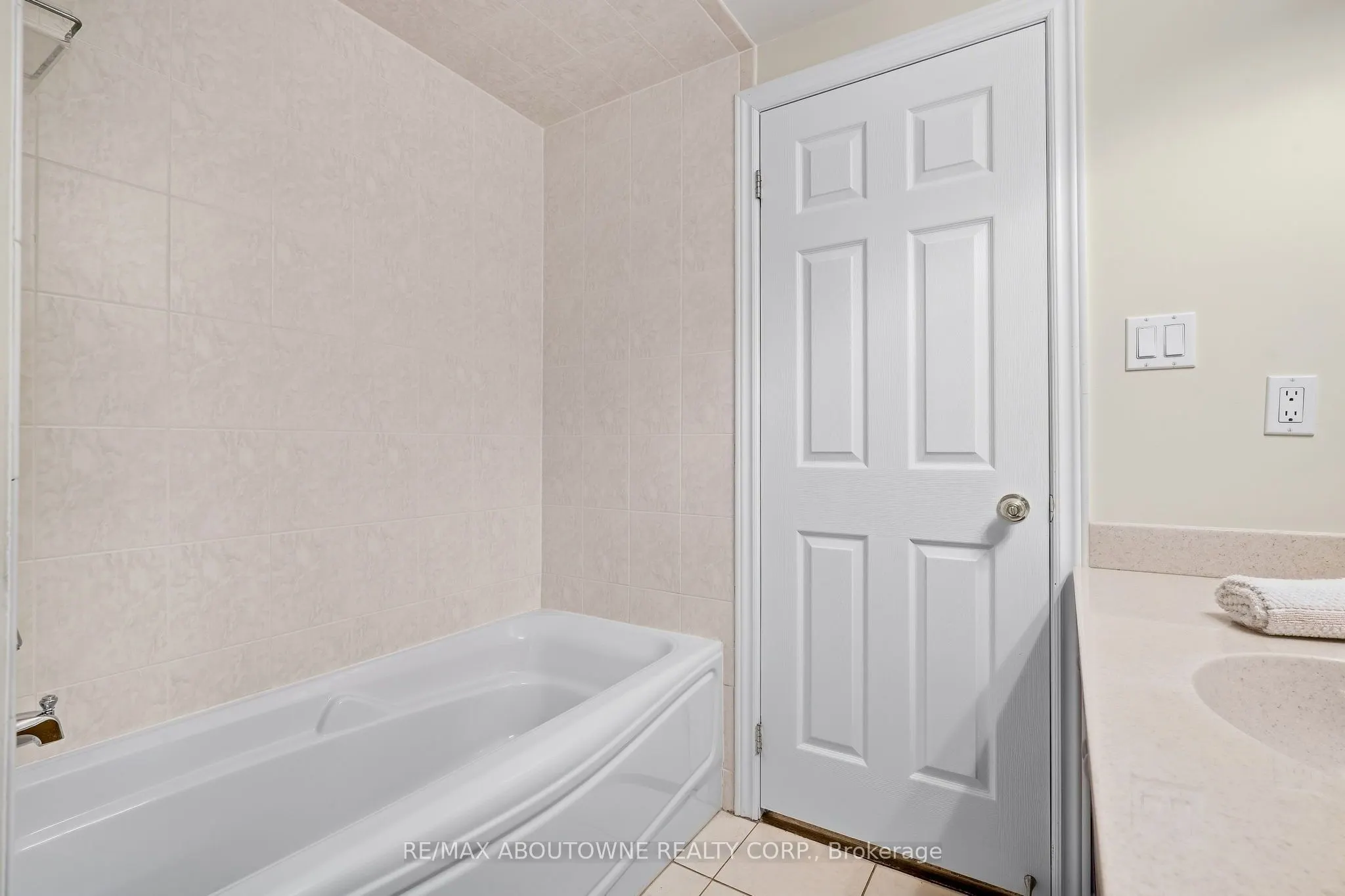 390 Upper Middle Road #301