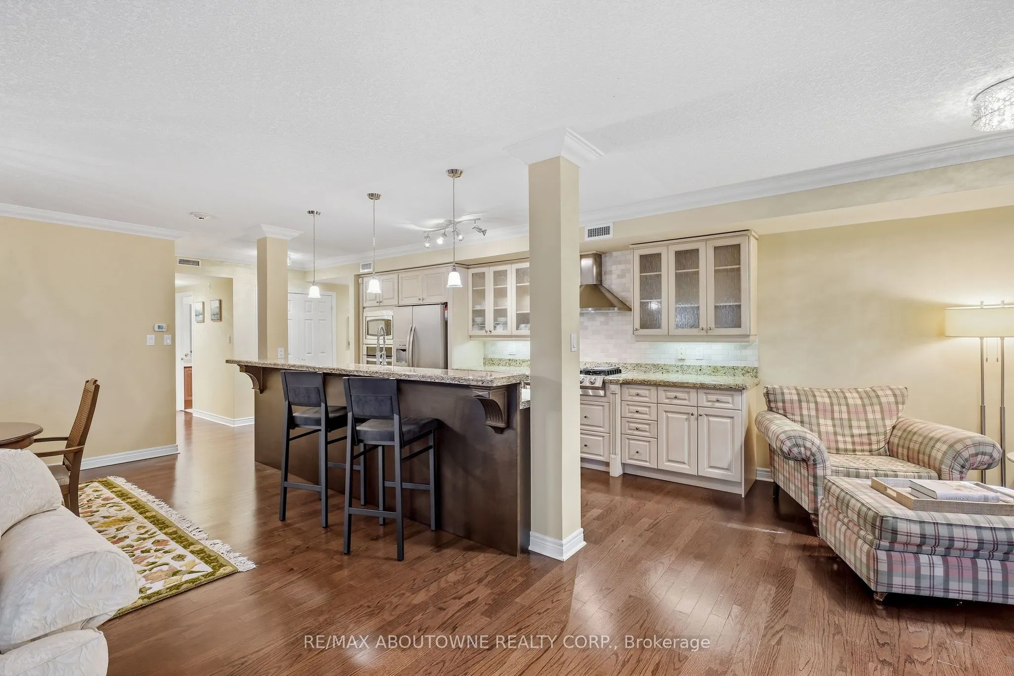 390 Upper Middle Road #301