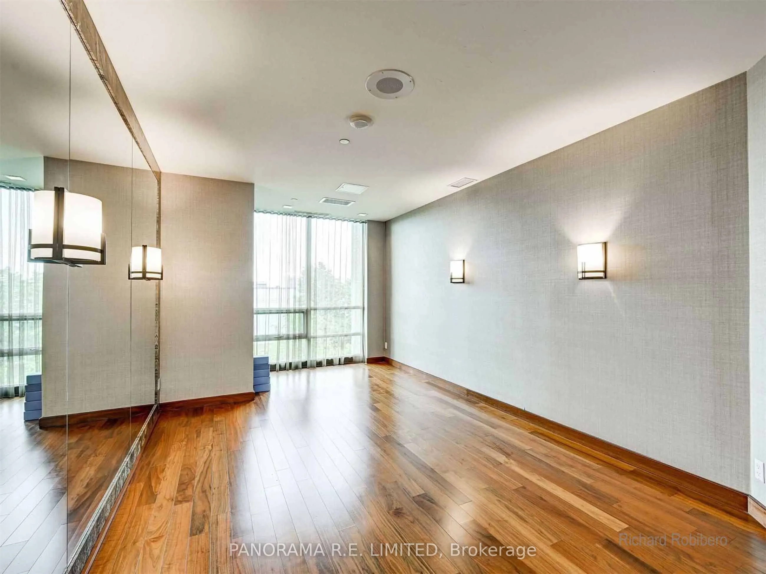 215 Sherway Gardens Road #807