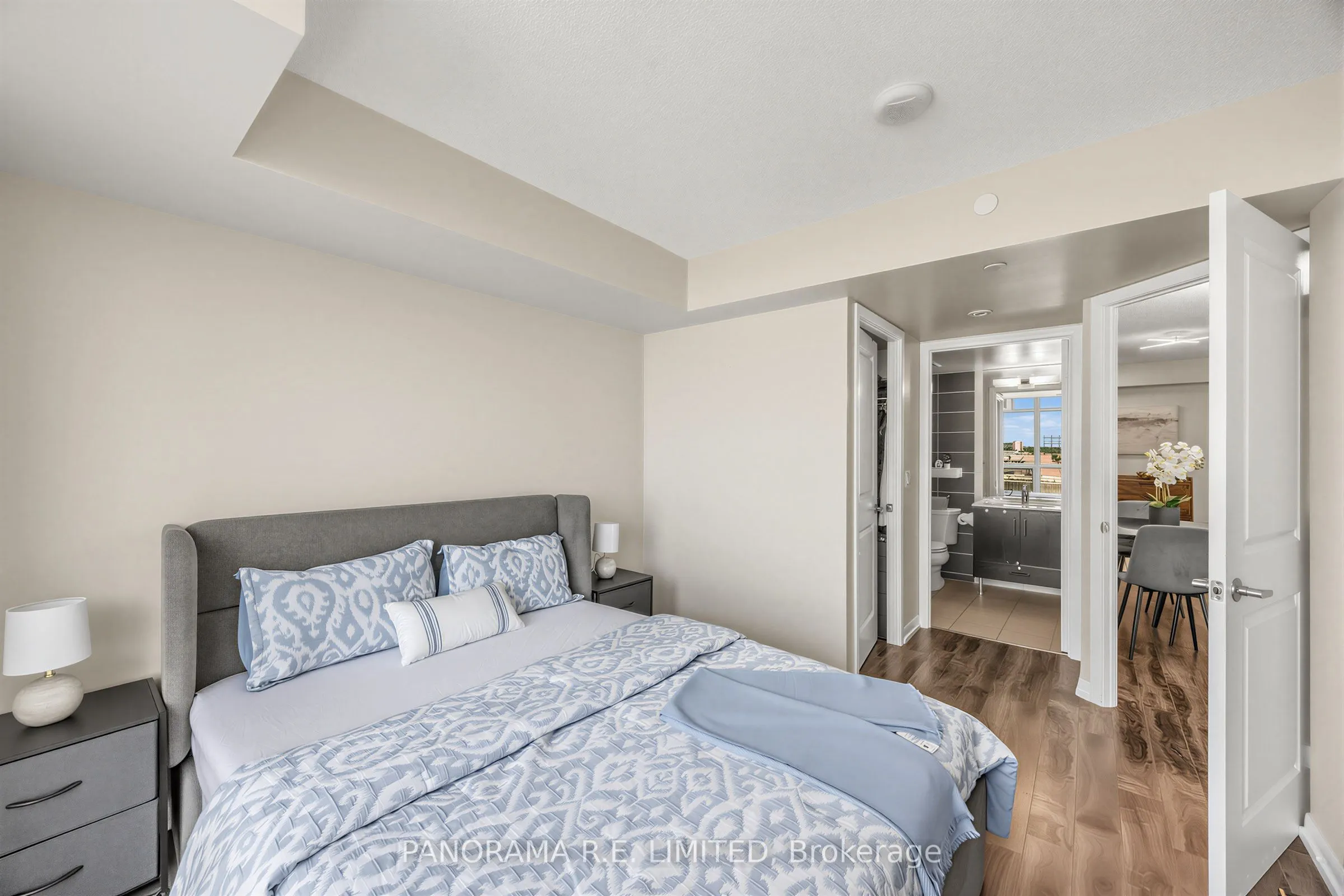 215 Sherway Gardens Road #807