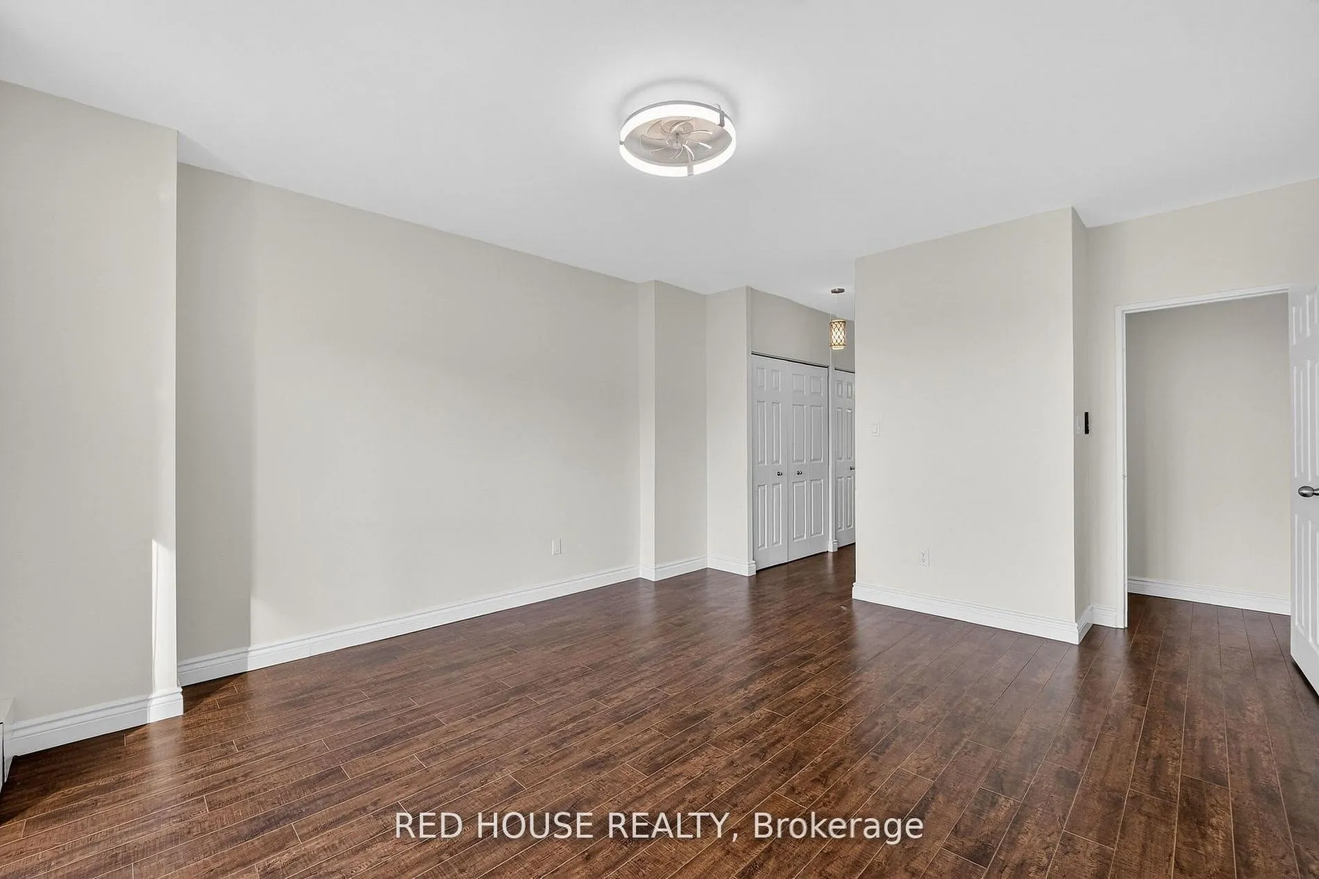 5250 Lakeshore Road #809