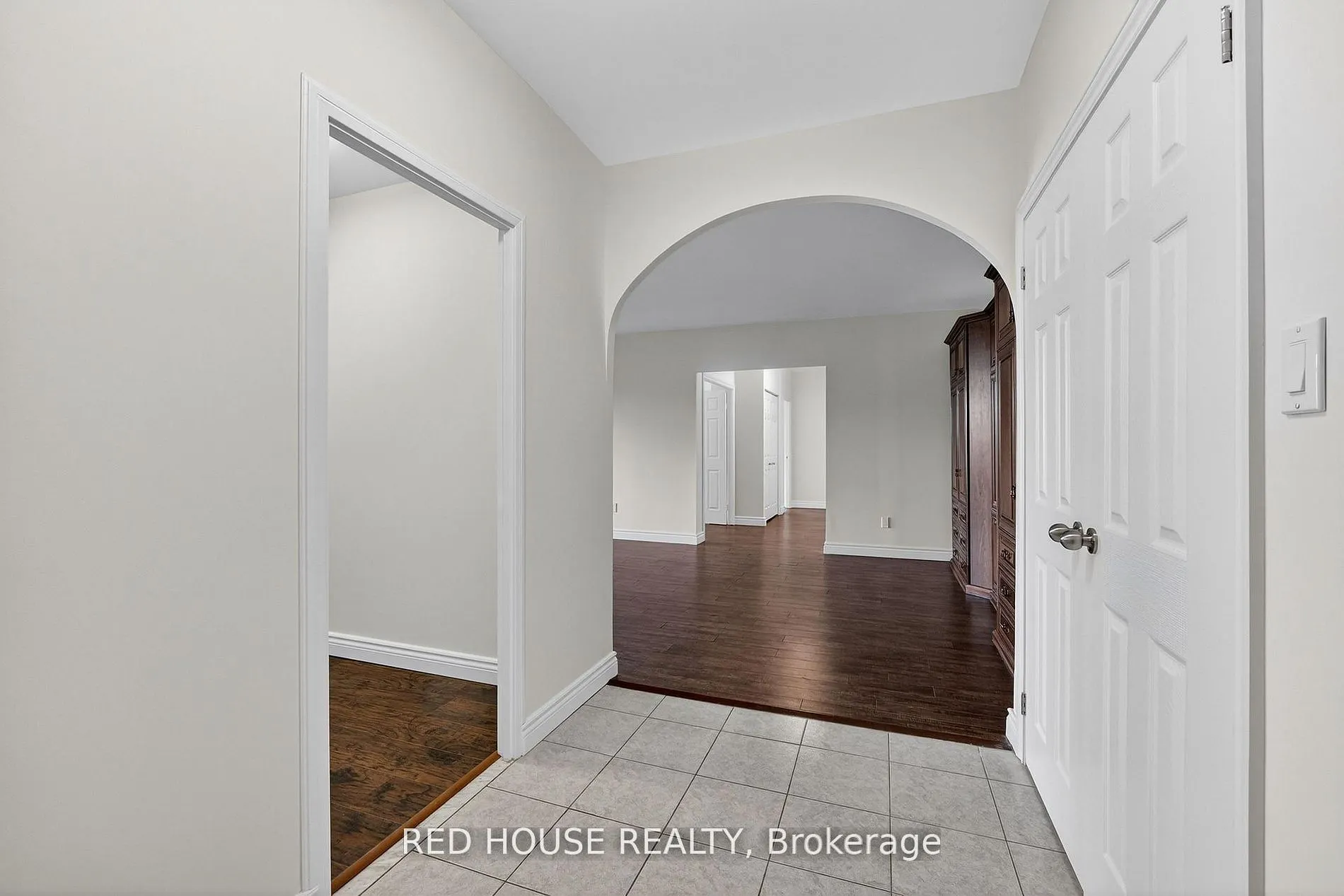 5250 Lakeshore Road #809