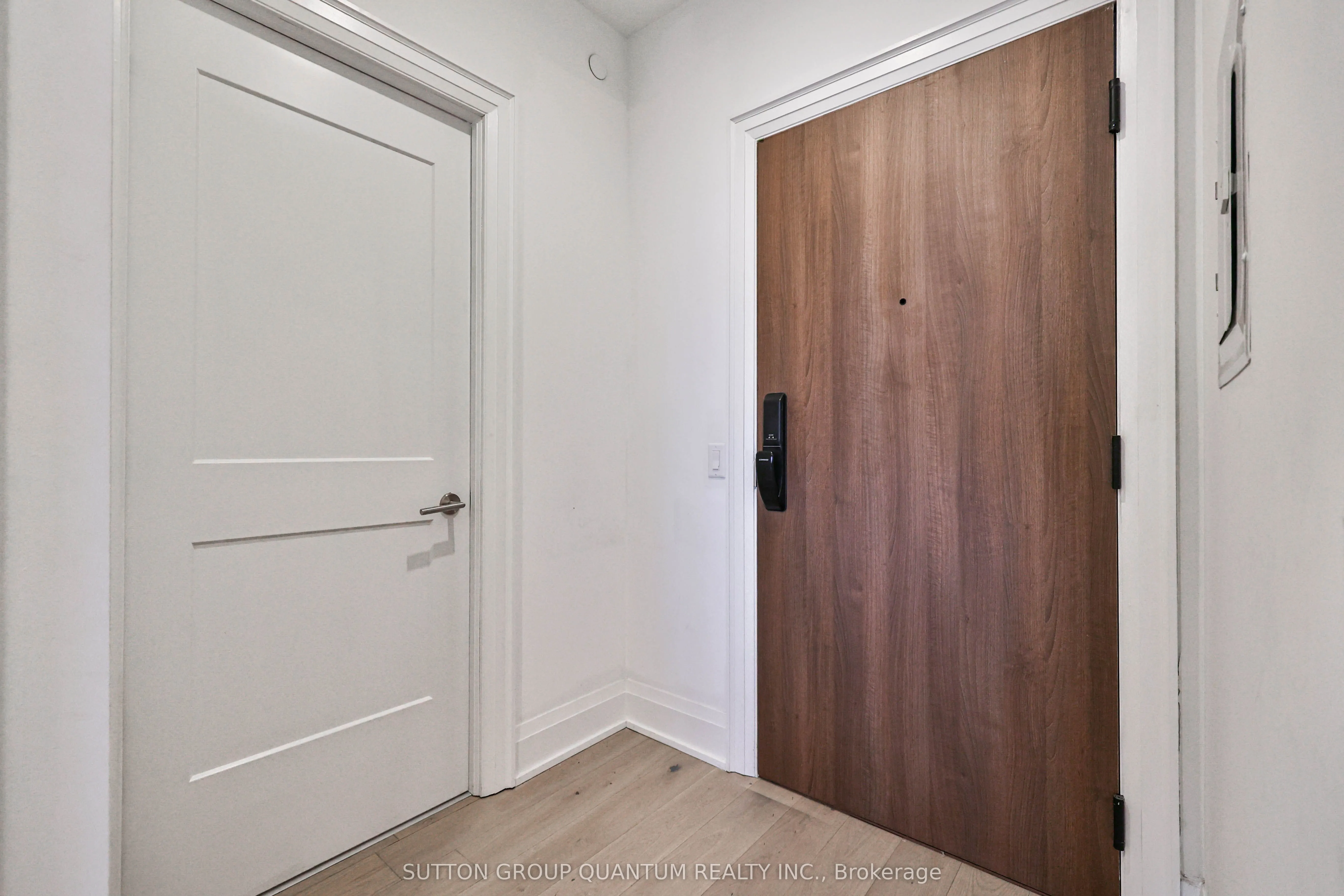 21 Park Street E #1009
