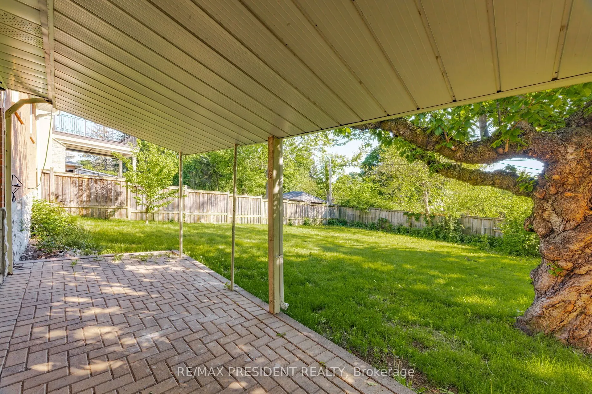 2420 Edenhurst Drive