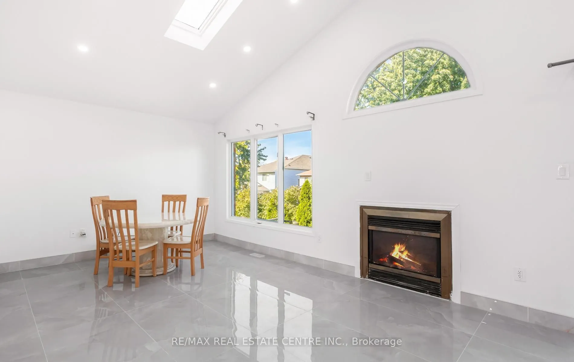 2874 Gardenview Crescent #Upper