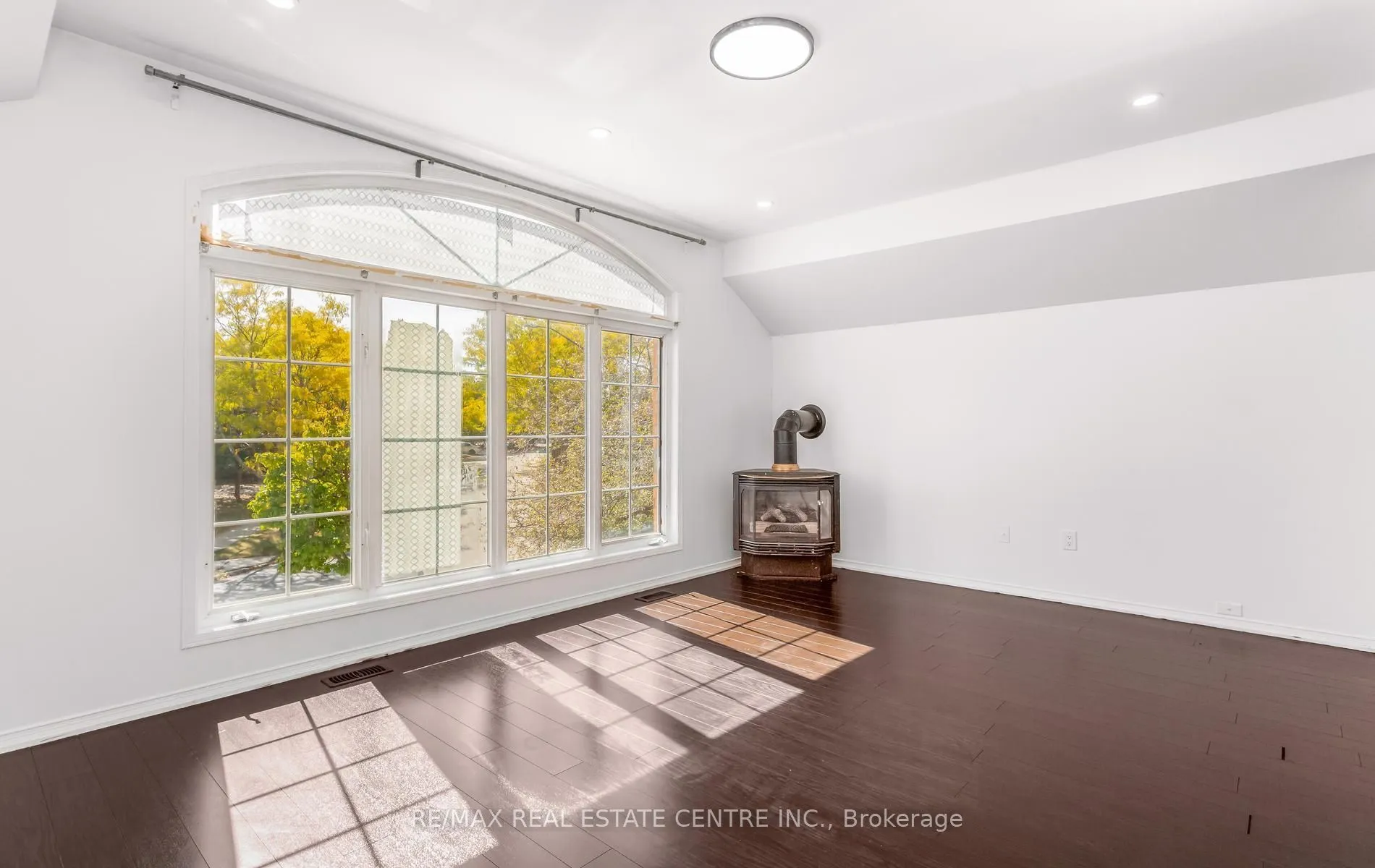 2874 Gardenview Crescent #Upper
