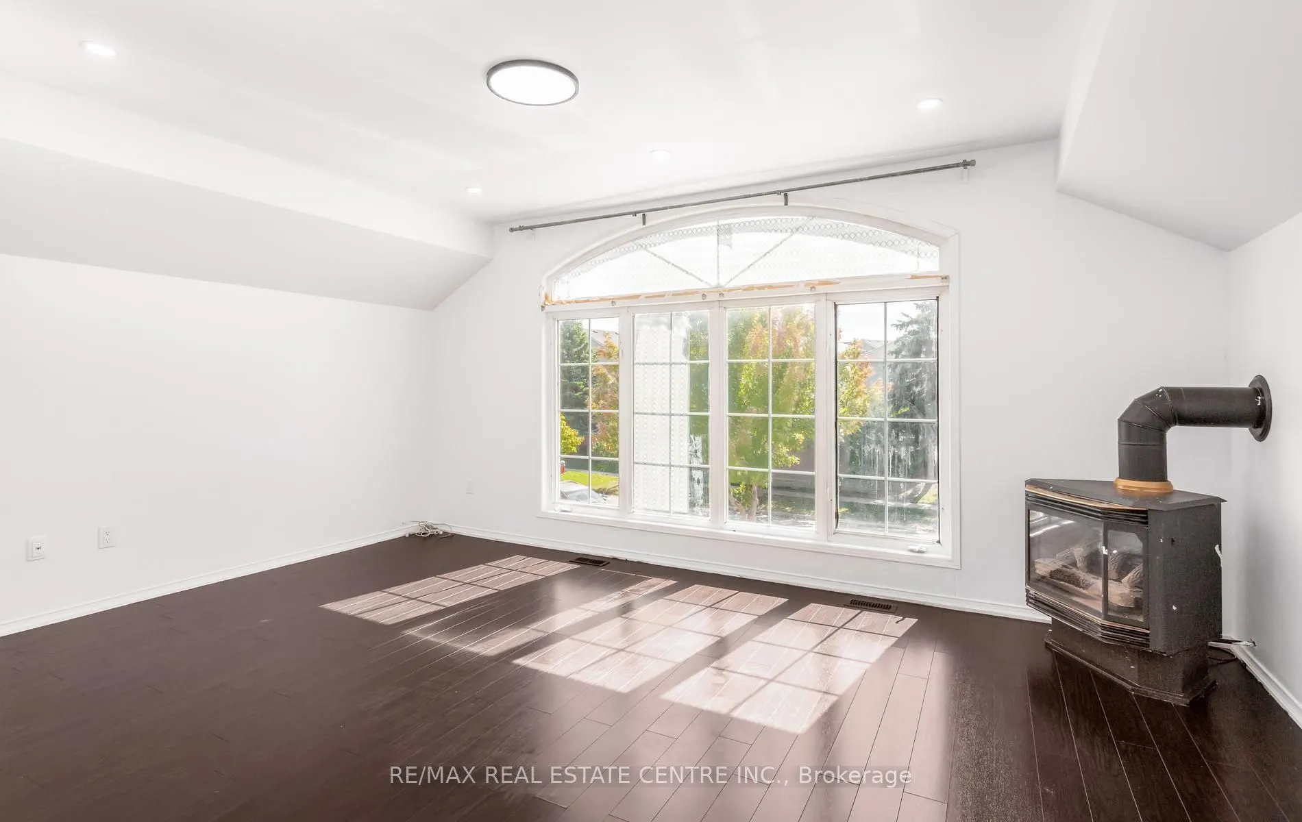 2874 Gardenview Crescent #Upper