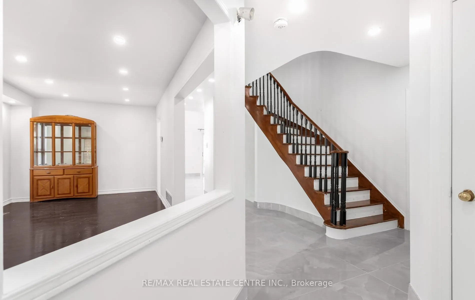 2874 Gardenview Crescent #Upper