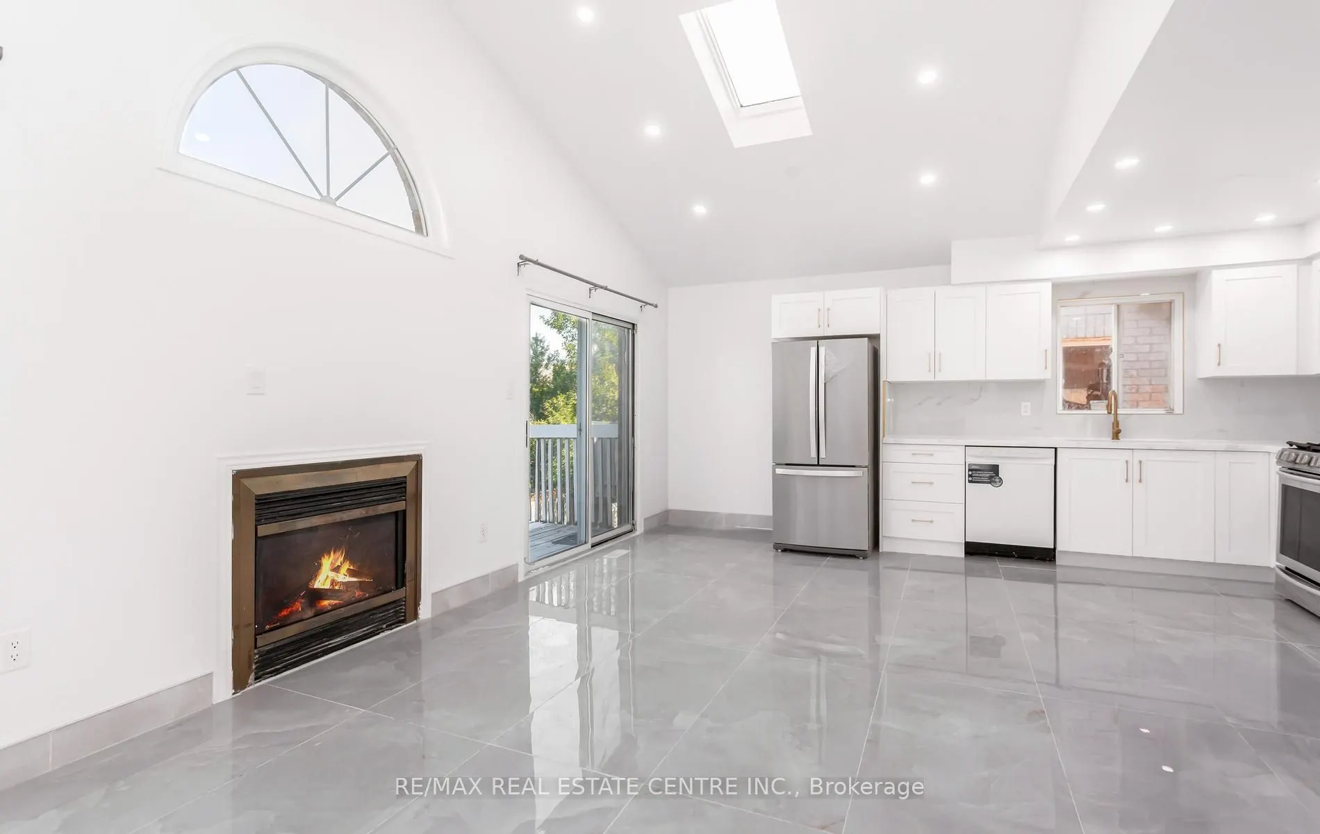 2874 Gardenview Crescent #Upper