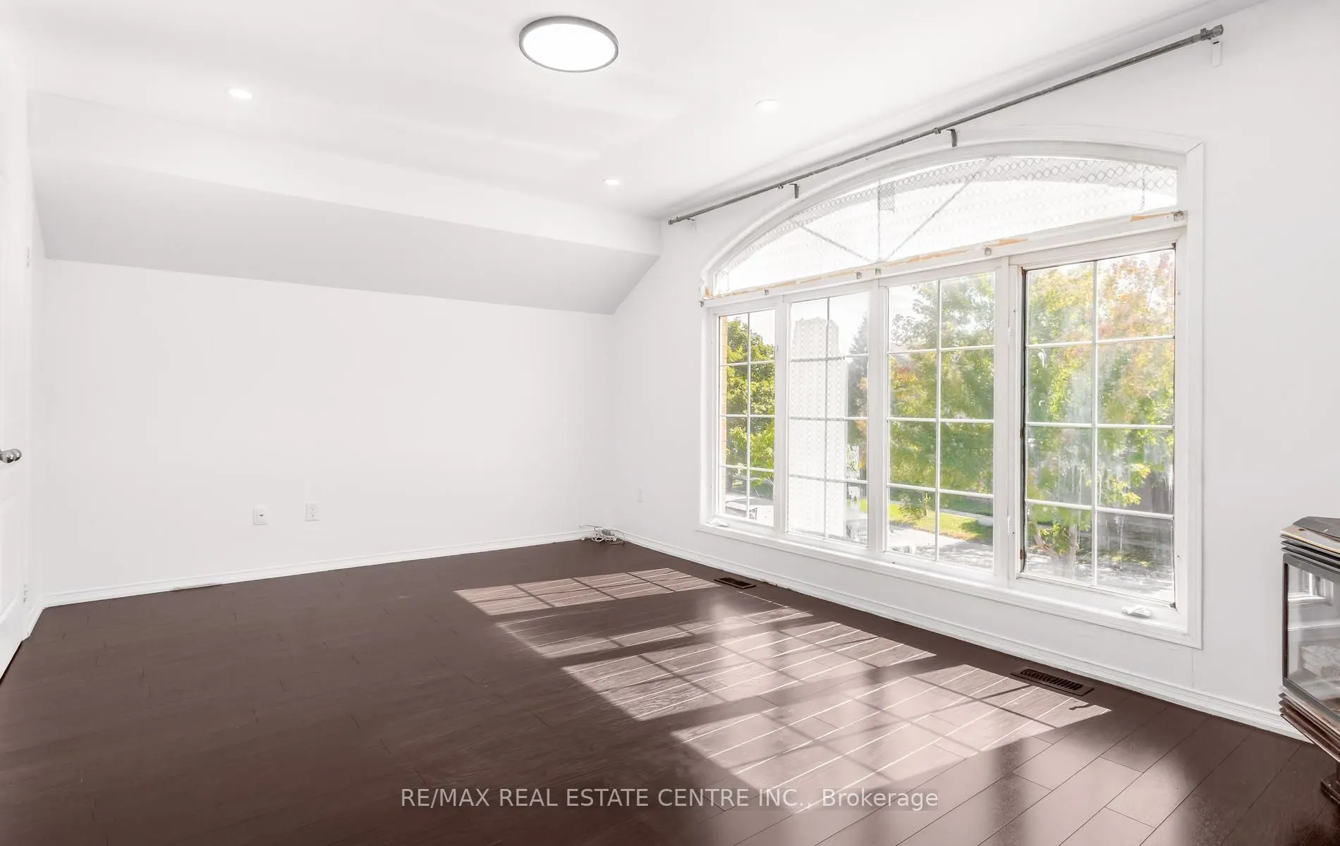 2874 Gardenview Crescent #Upper