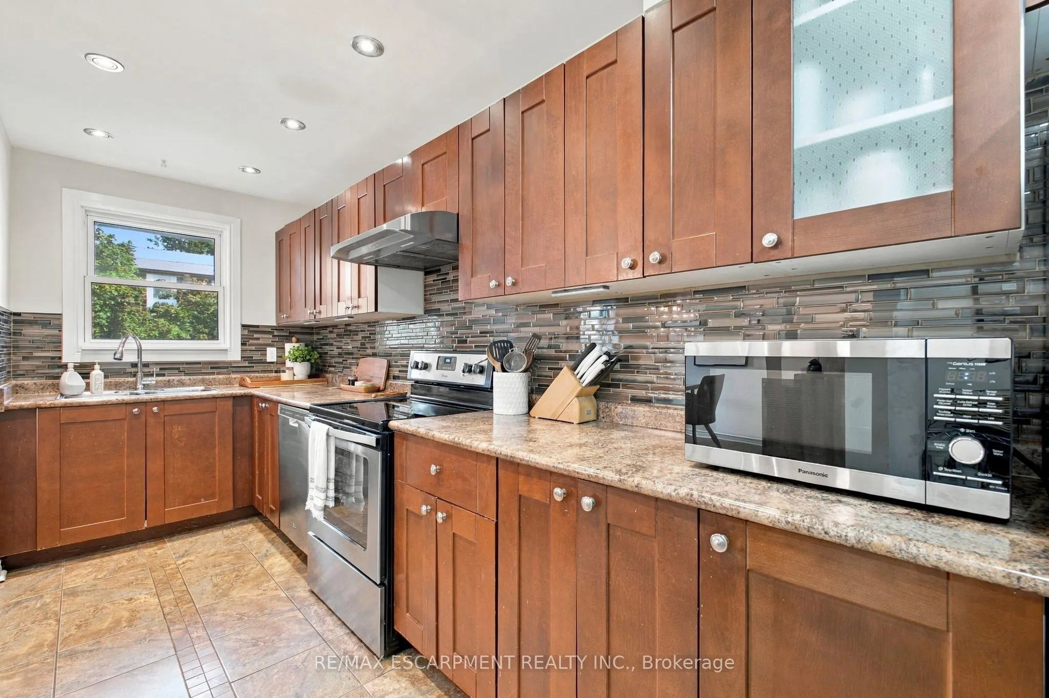 371 Bronte Street S #59