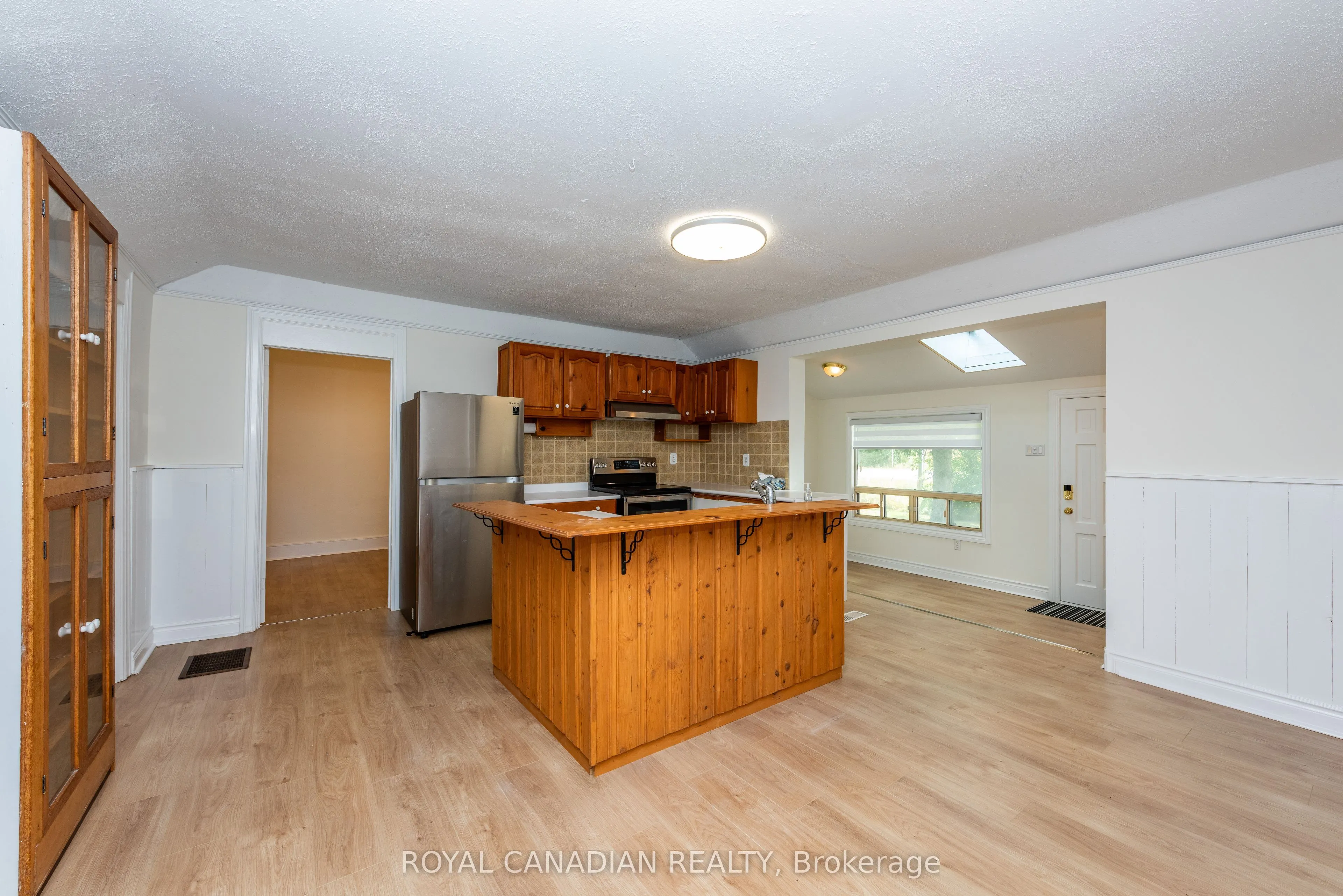 9775 Highway 7