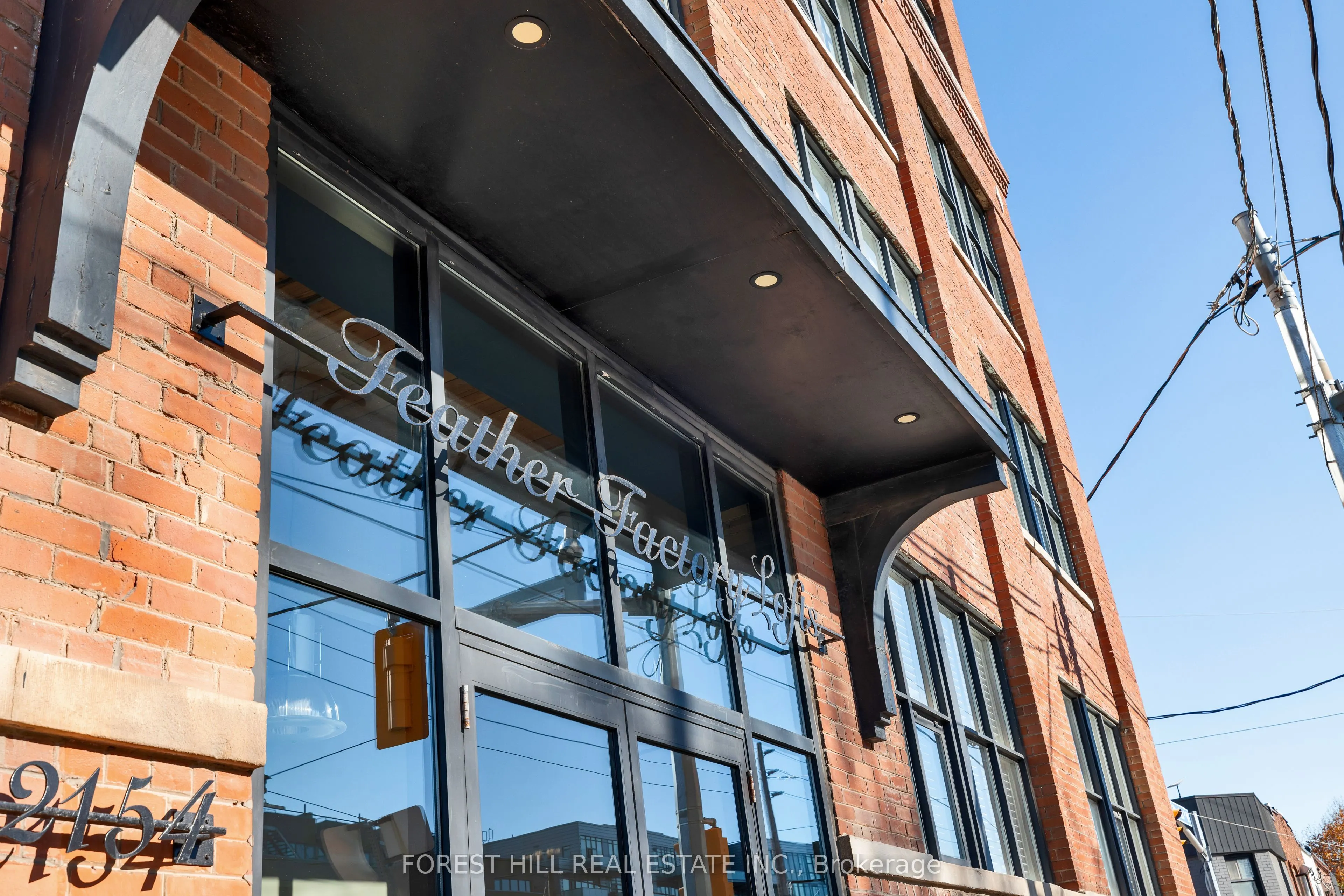 2154 Dundas Street W #105