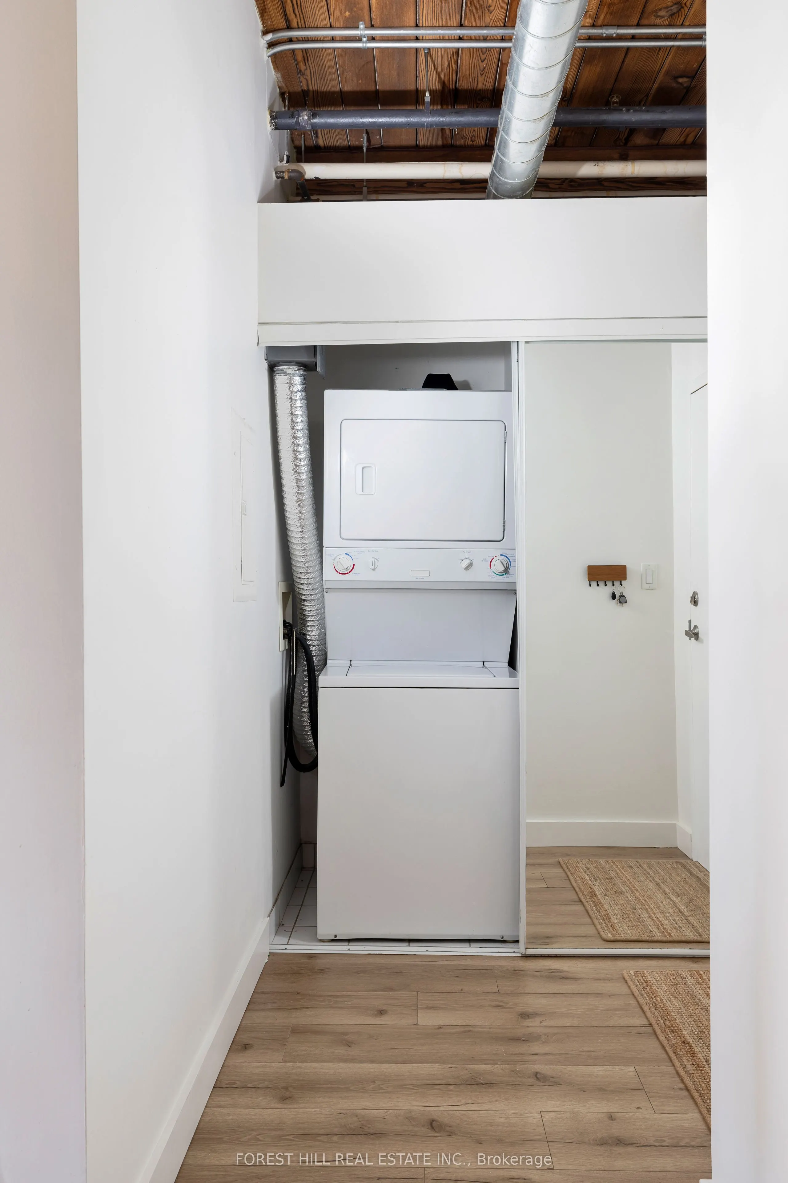 2154 Dundas Street W #105