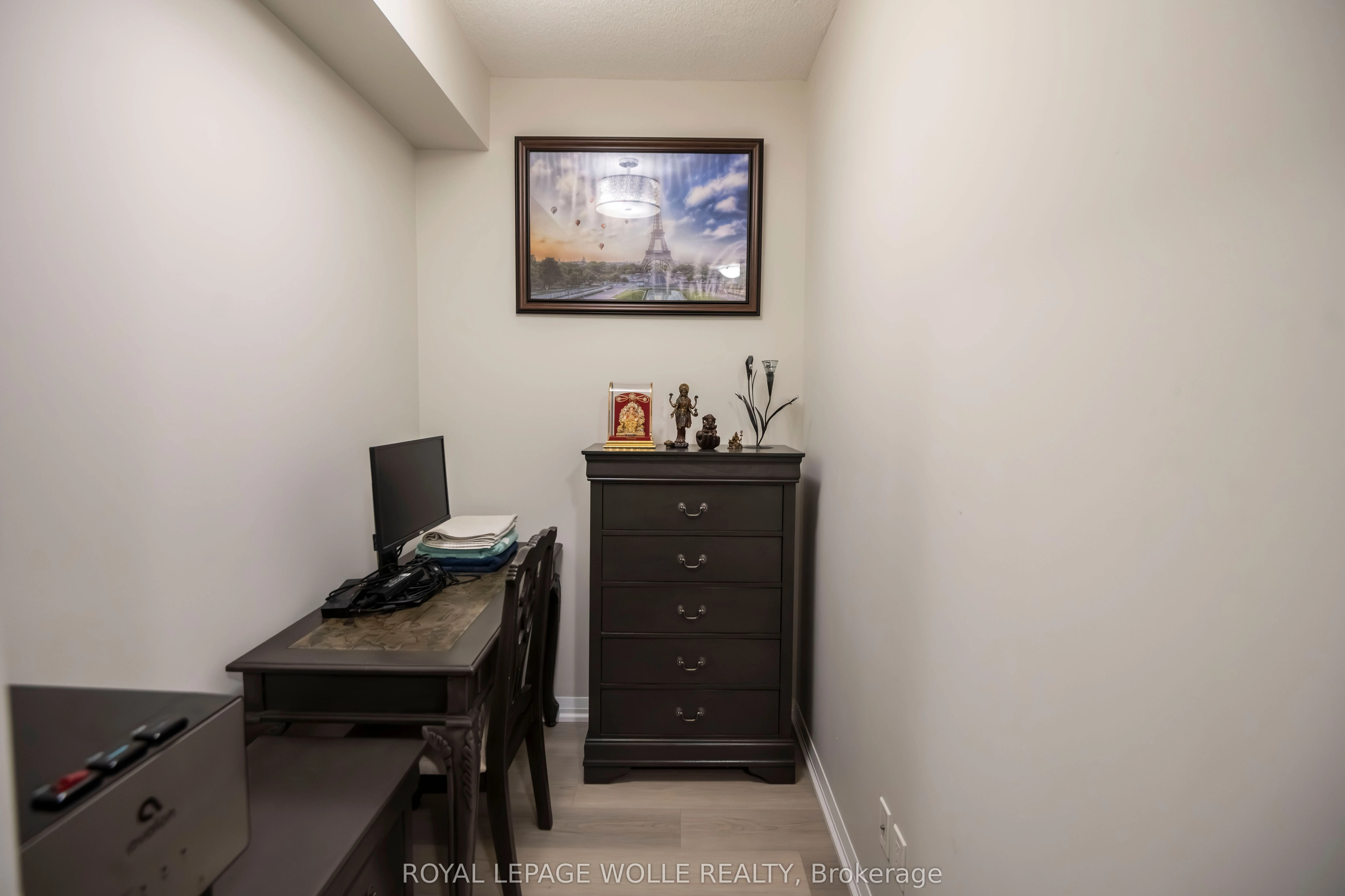 75 Eglinton Avenue W #1601