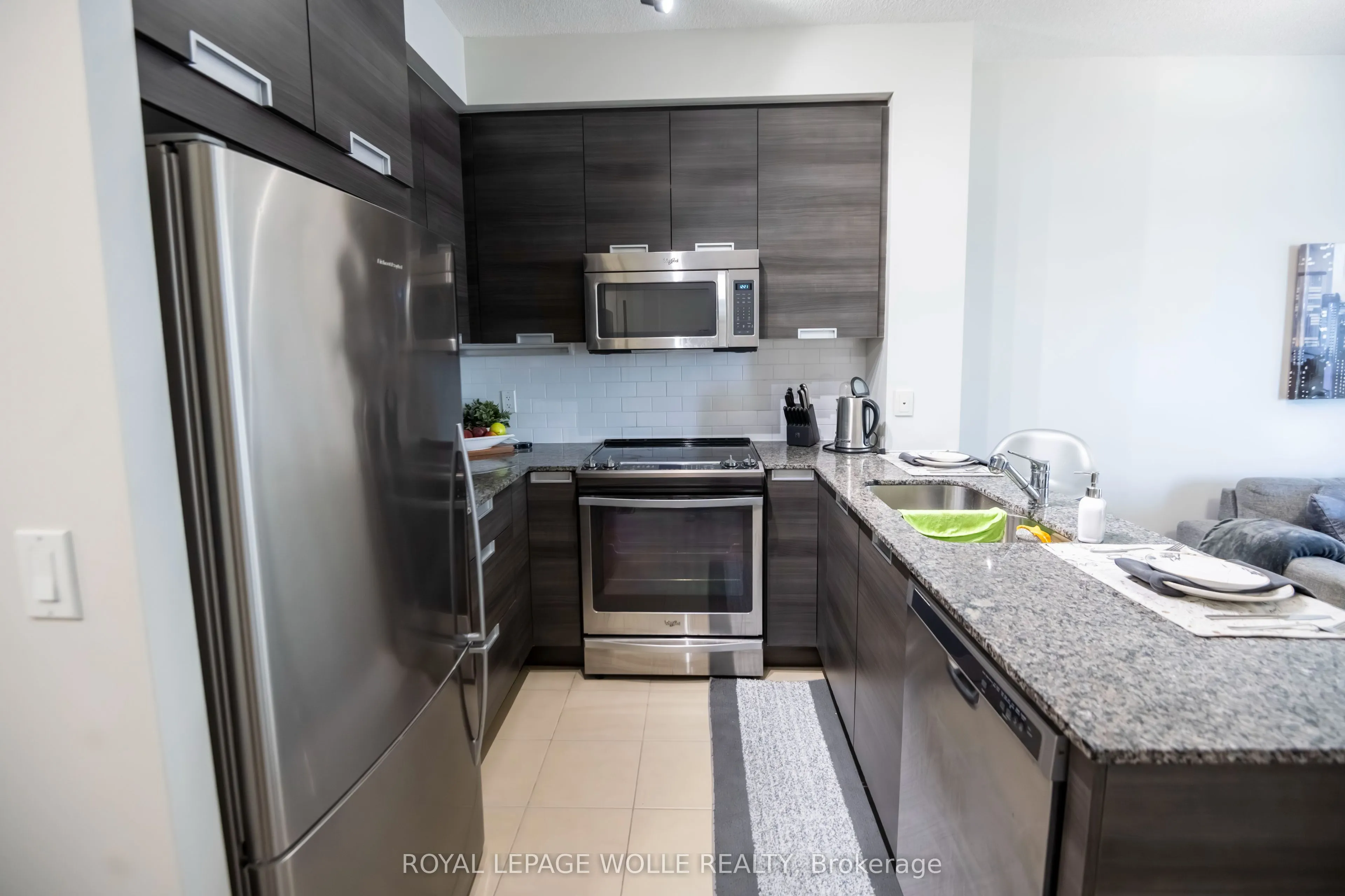 75 Eglinton Avenue W #1601
