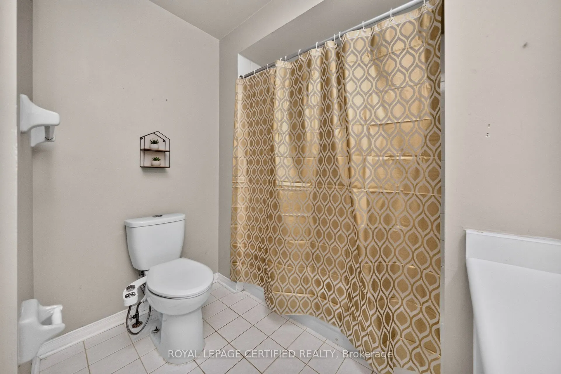 23 Provincial Place