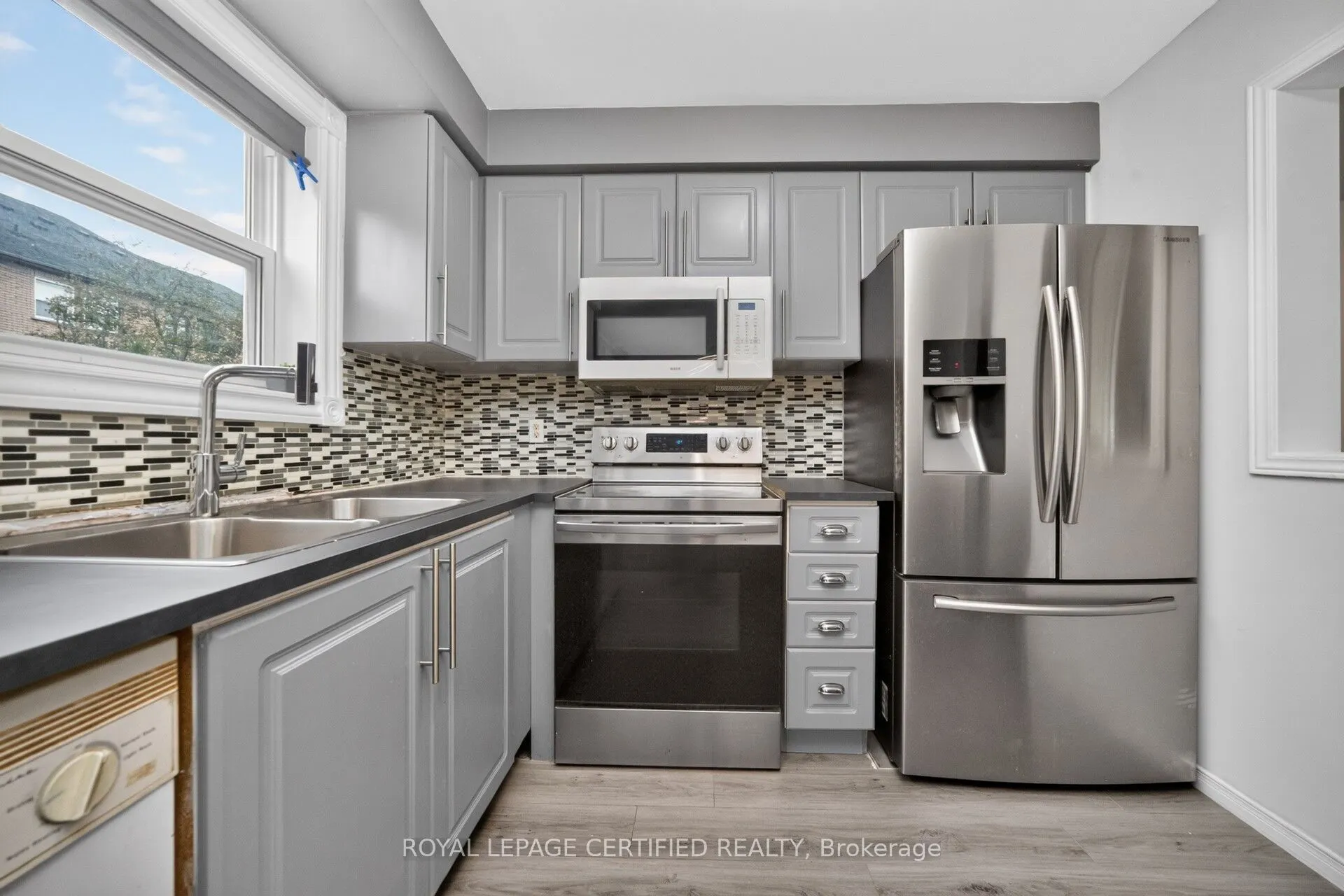 23 Provincial Place
