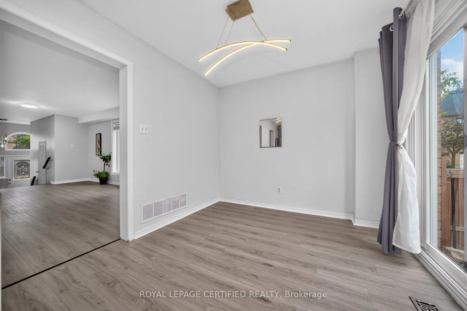 23 Provincial Place