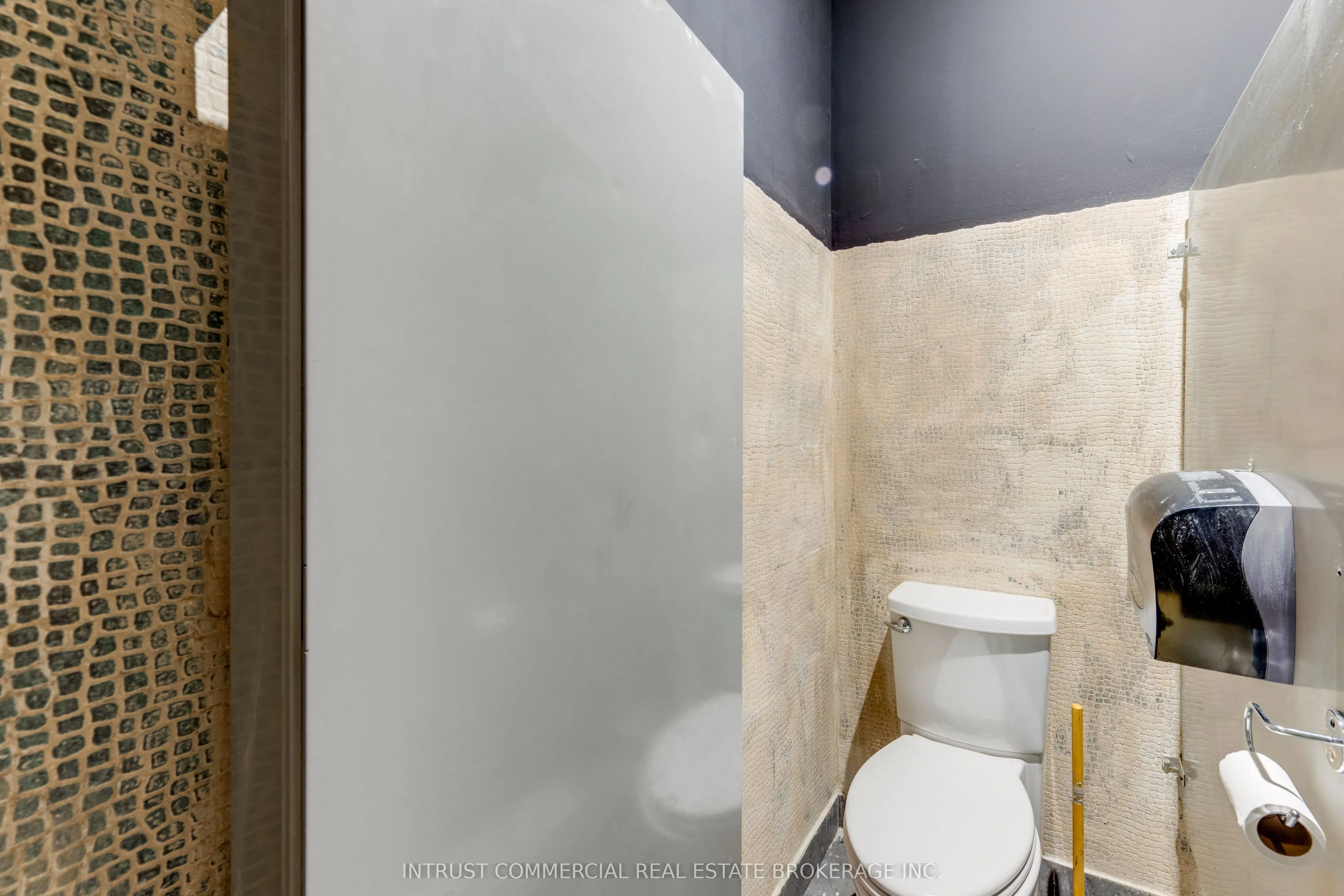 1378 Queen Street W