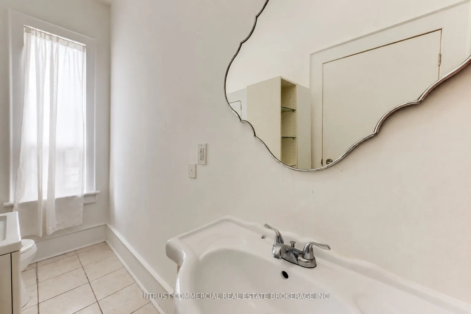 1378 Queen Street W