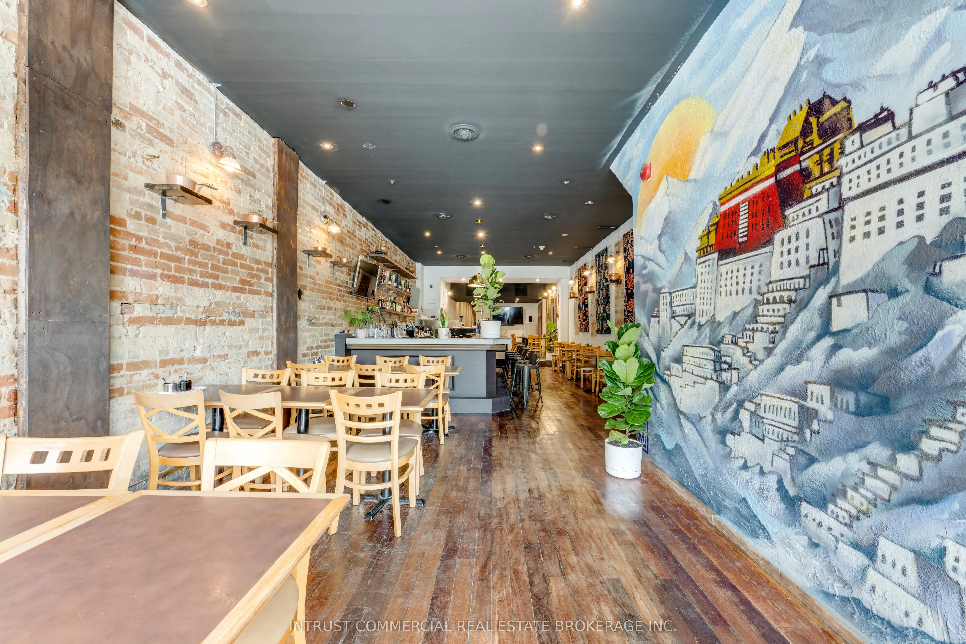 1378 Queen Street W