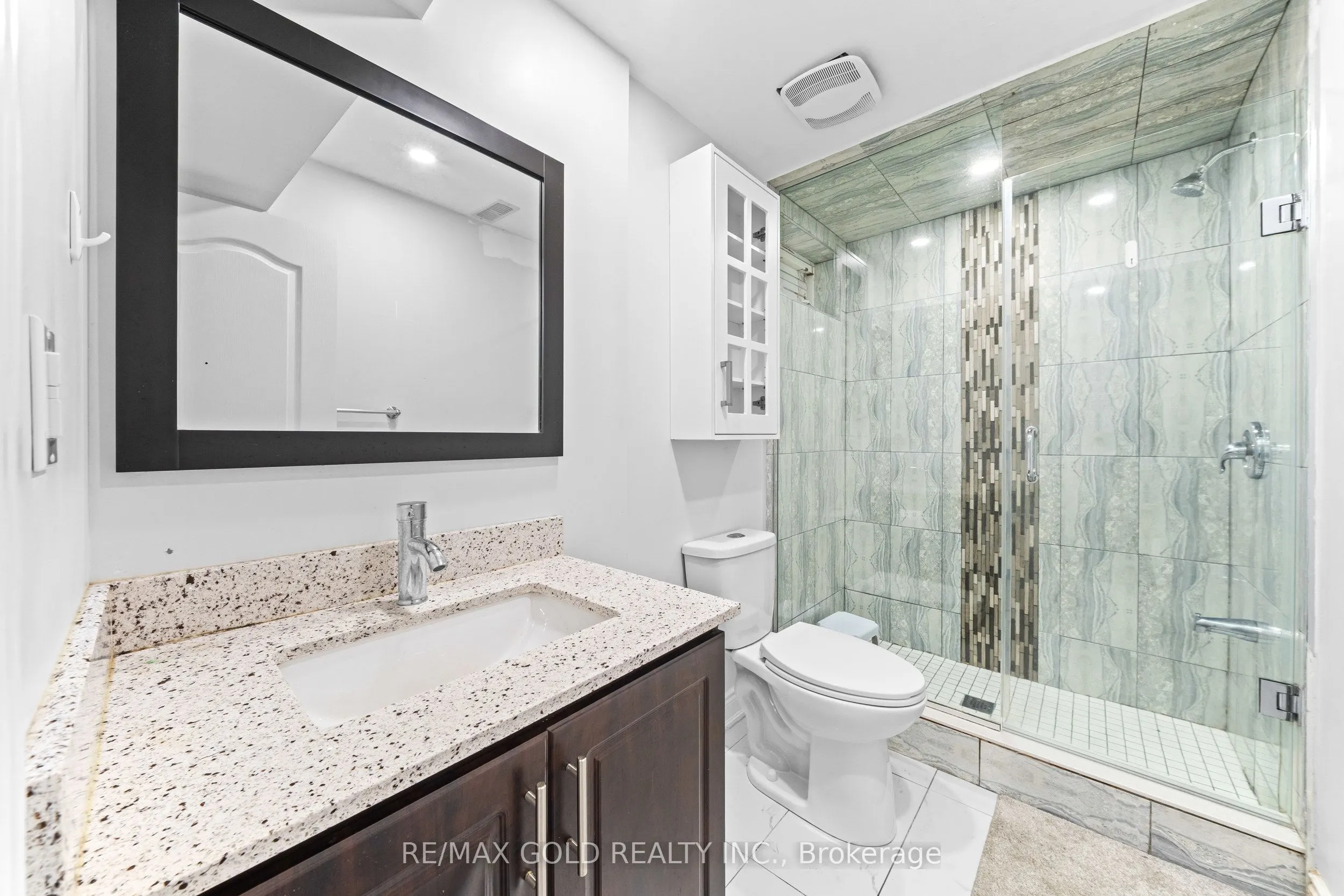 70 Crystalview Crescent