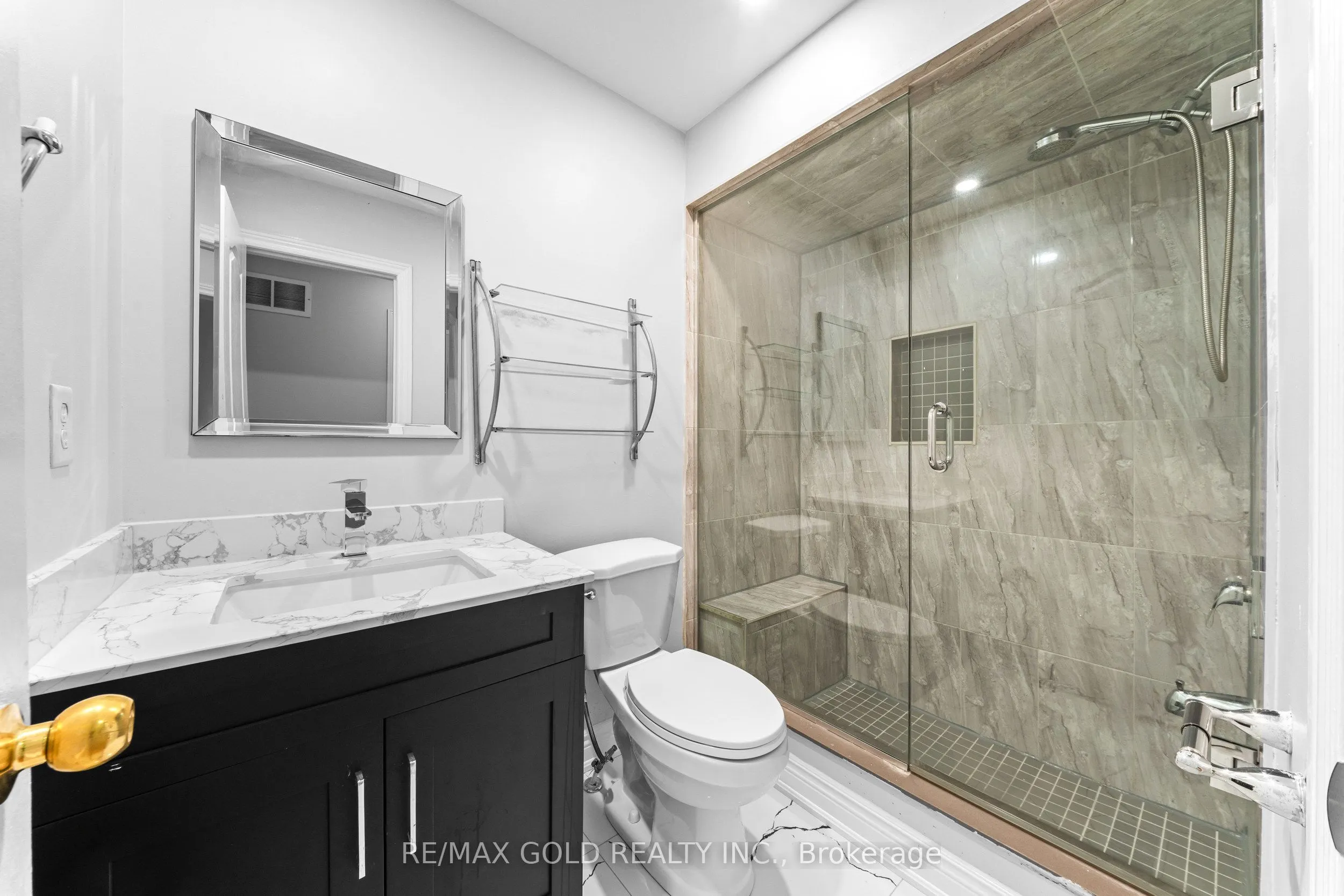 70 Crystalview Crescent
