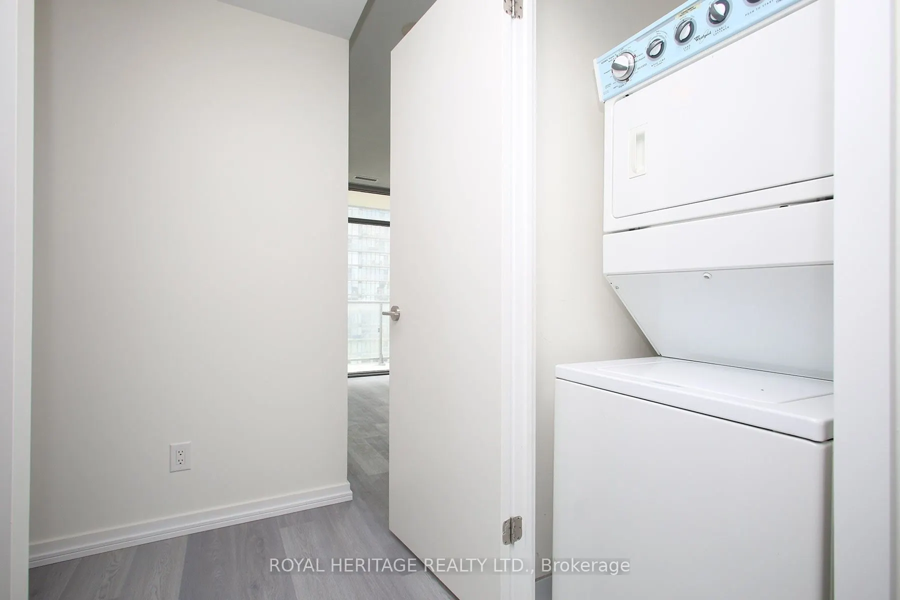 105 Queensway Avenue #1216