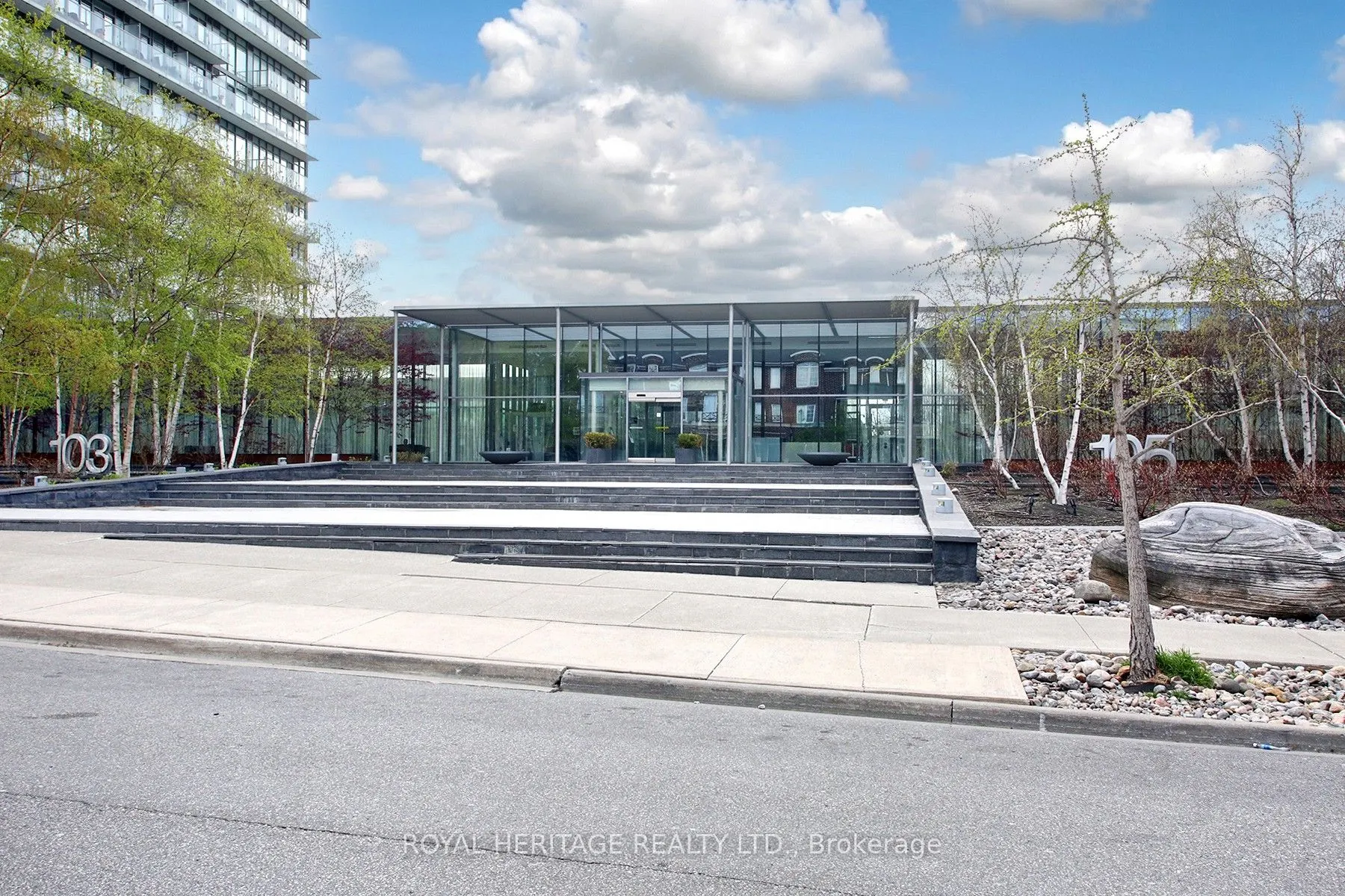 105 Queensway Avenue #1216
