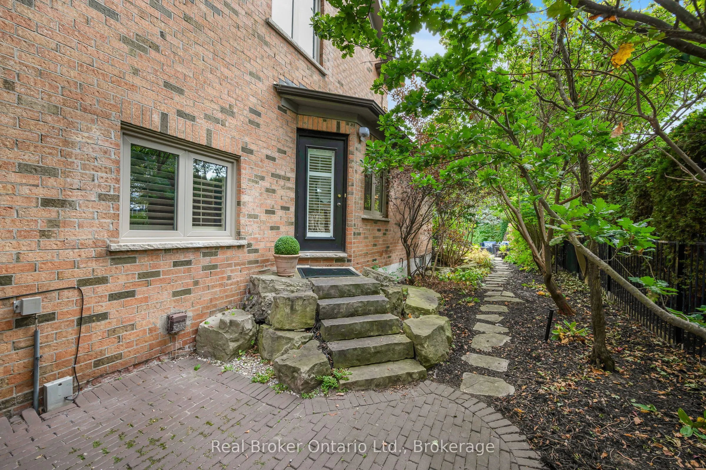 3270 Shelburne Place