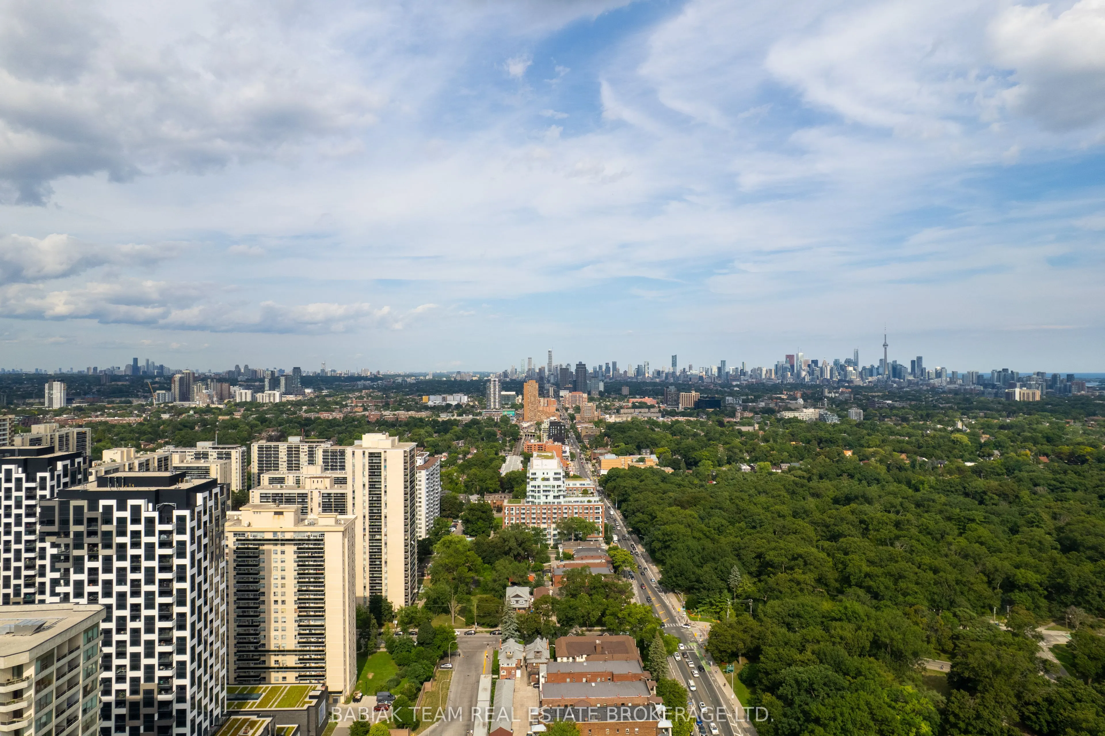 50 Quebec Avenue #705