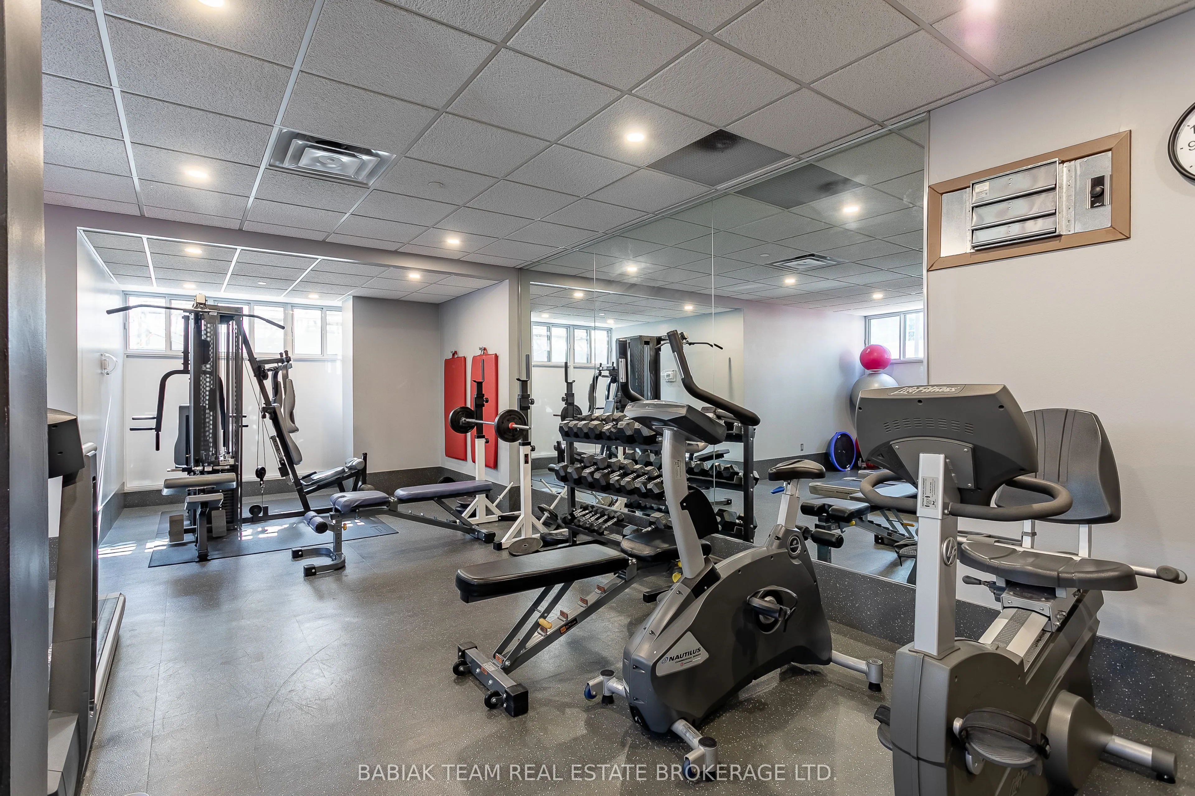 50 Quebec Avenue #705