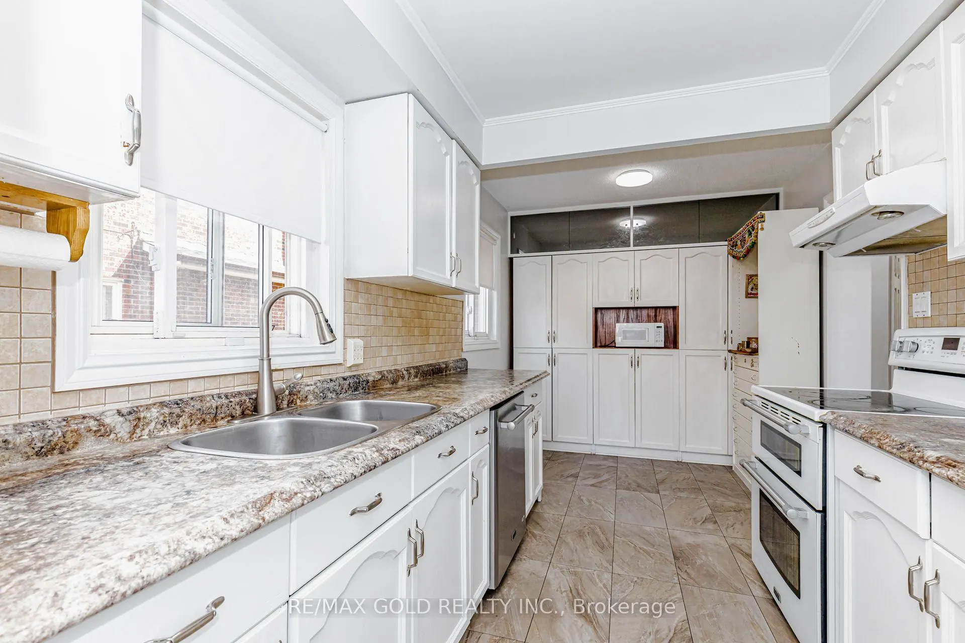240 Simmons Boulevard