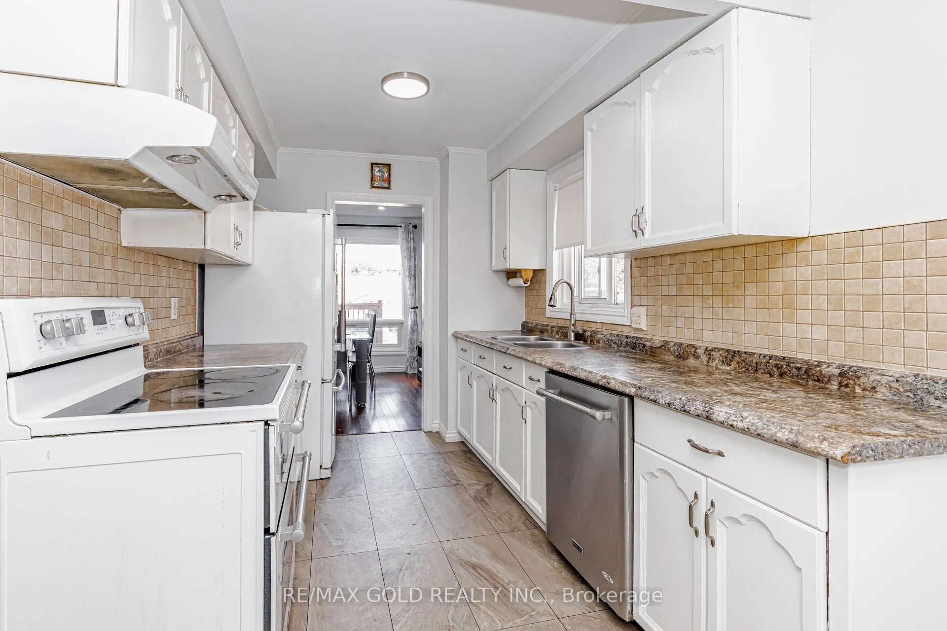 240 Simmons Boulevard