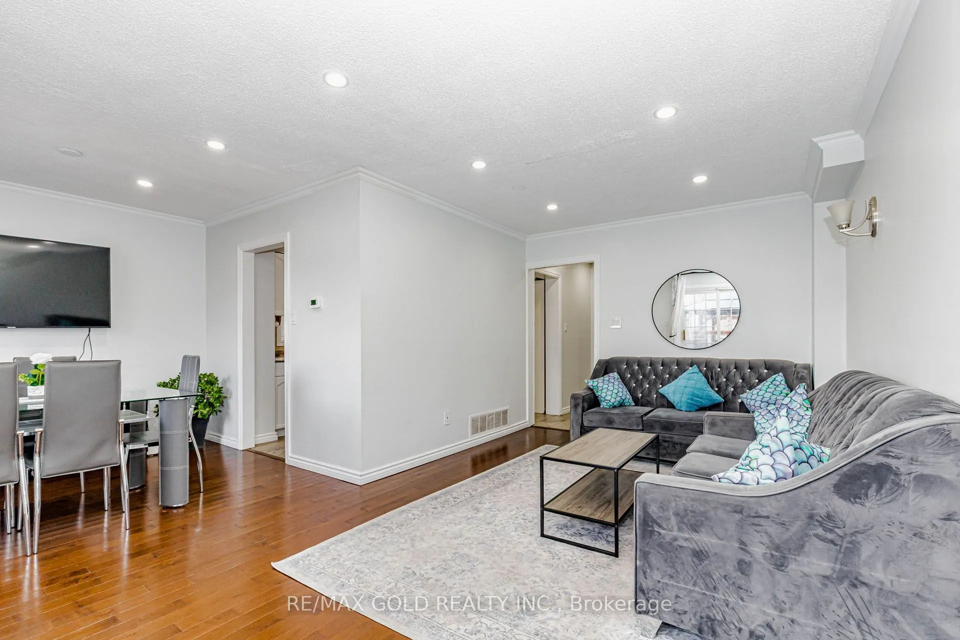 240 Simmons Boulevard