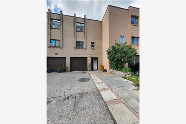 203 Lotherton Pathway #82