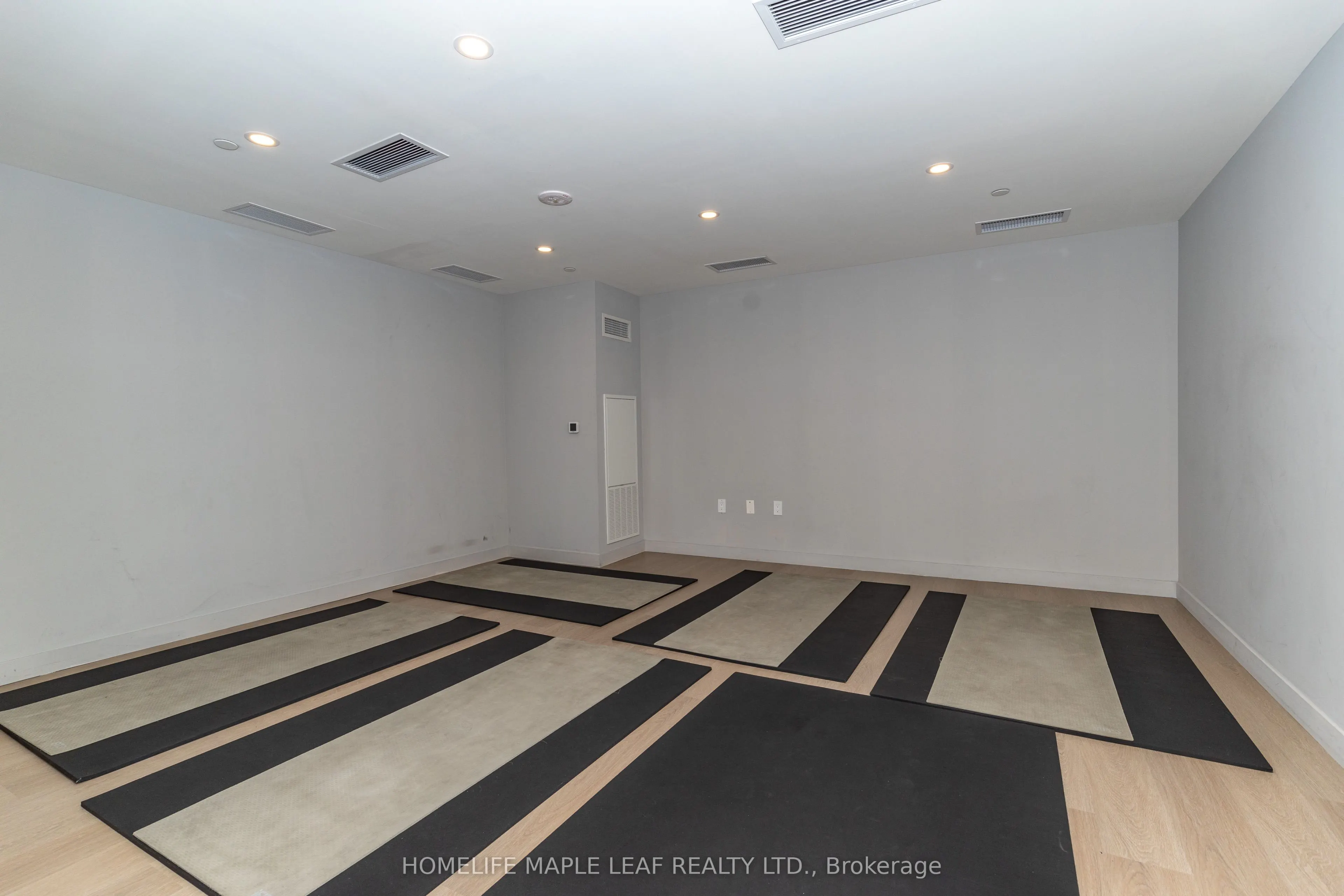 859 The Queensway #703